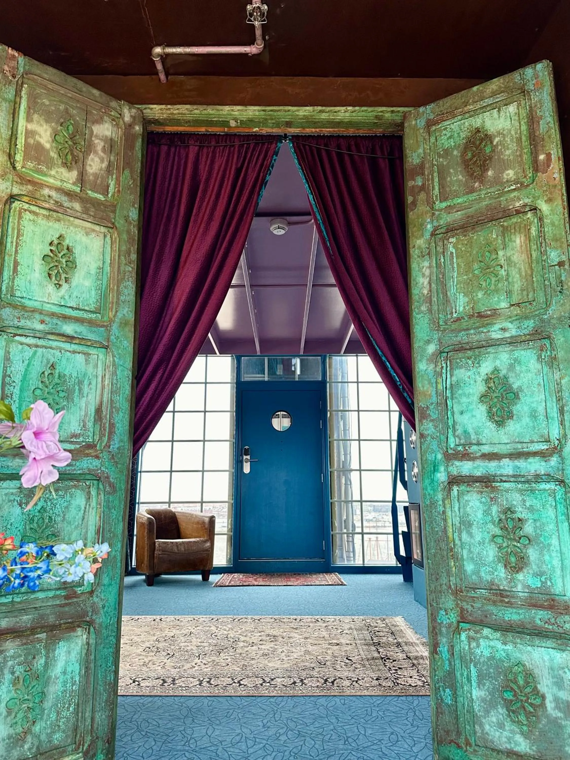 Bed in Crane Hotel Faralda