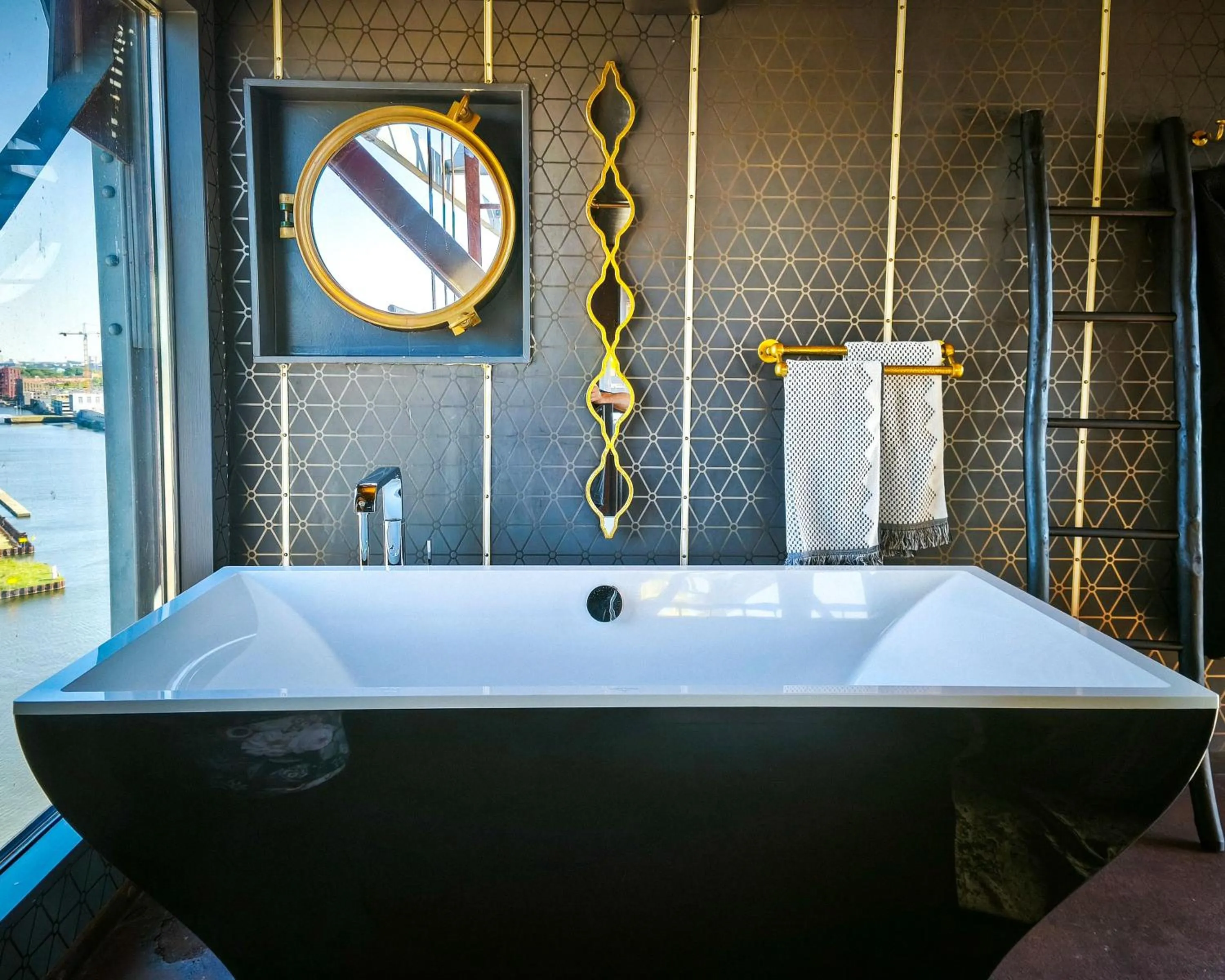 Bathroom in Crane Hotel Faralda