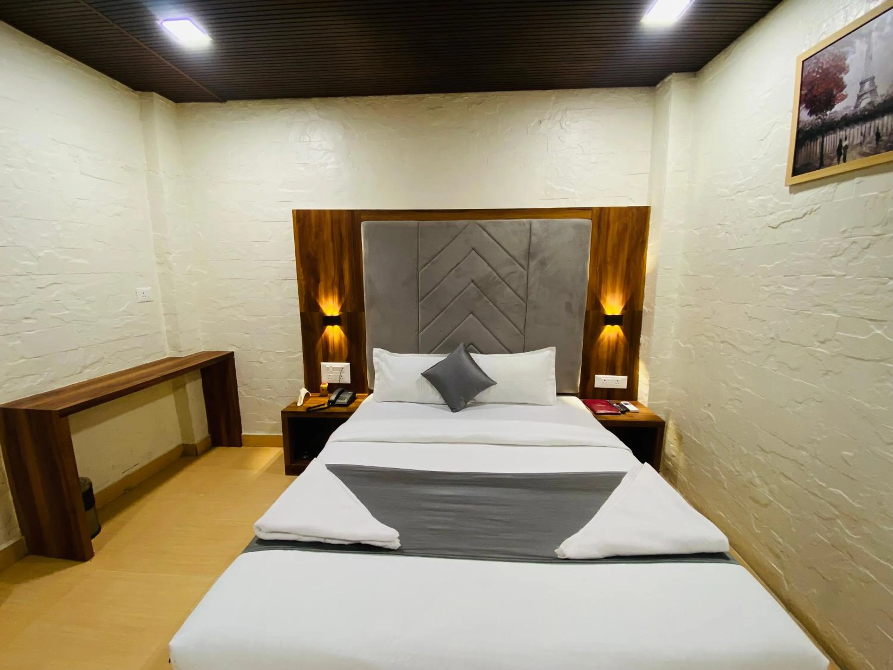 Bedroom, Bed in Hotel Aksa Palace