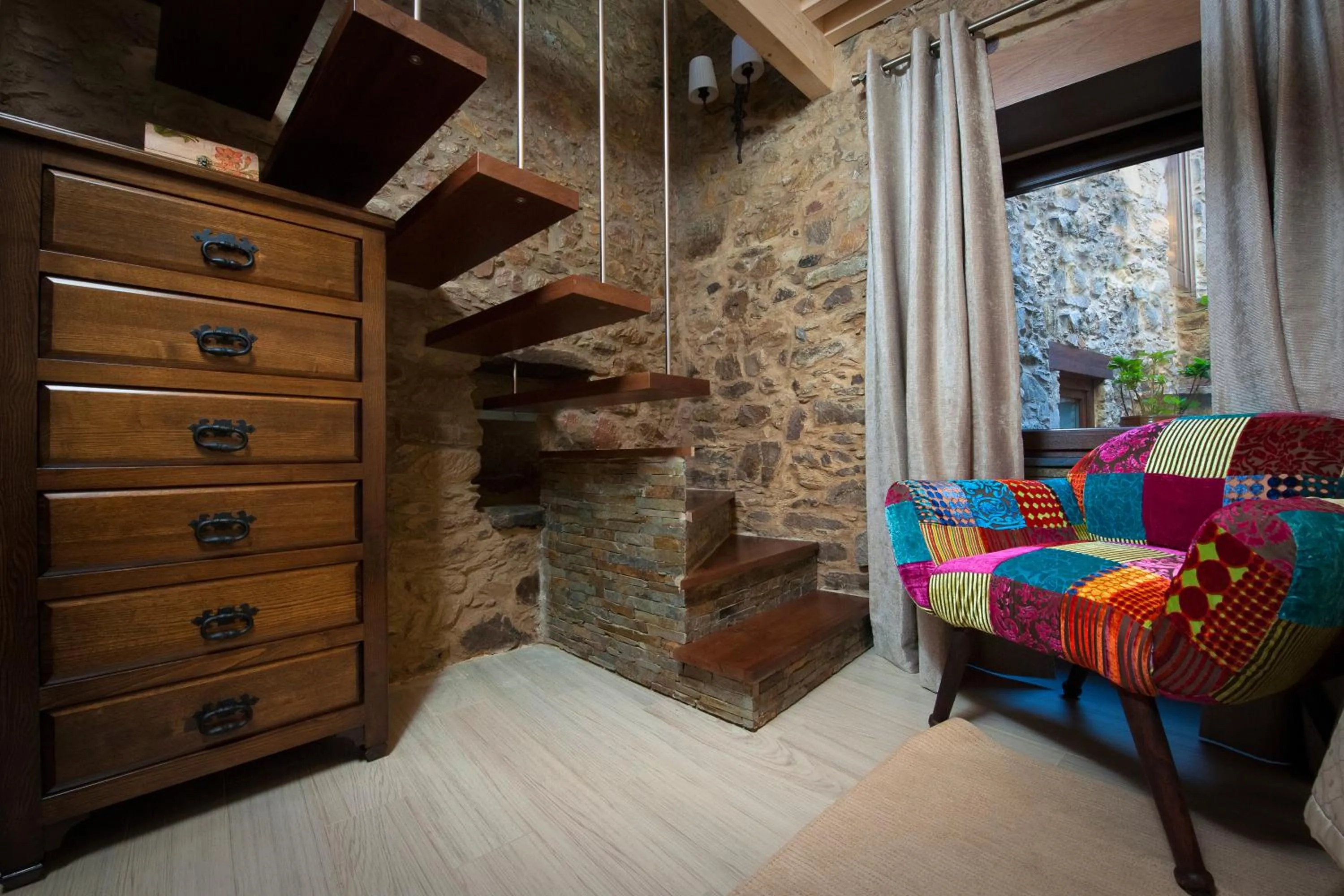 Inner courtyard view in Mountain Whisper