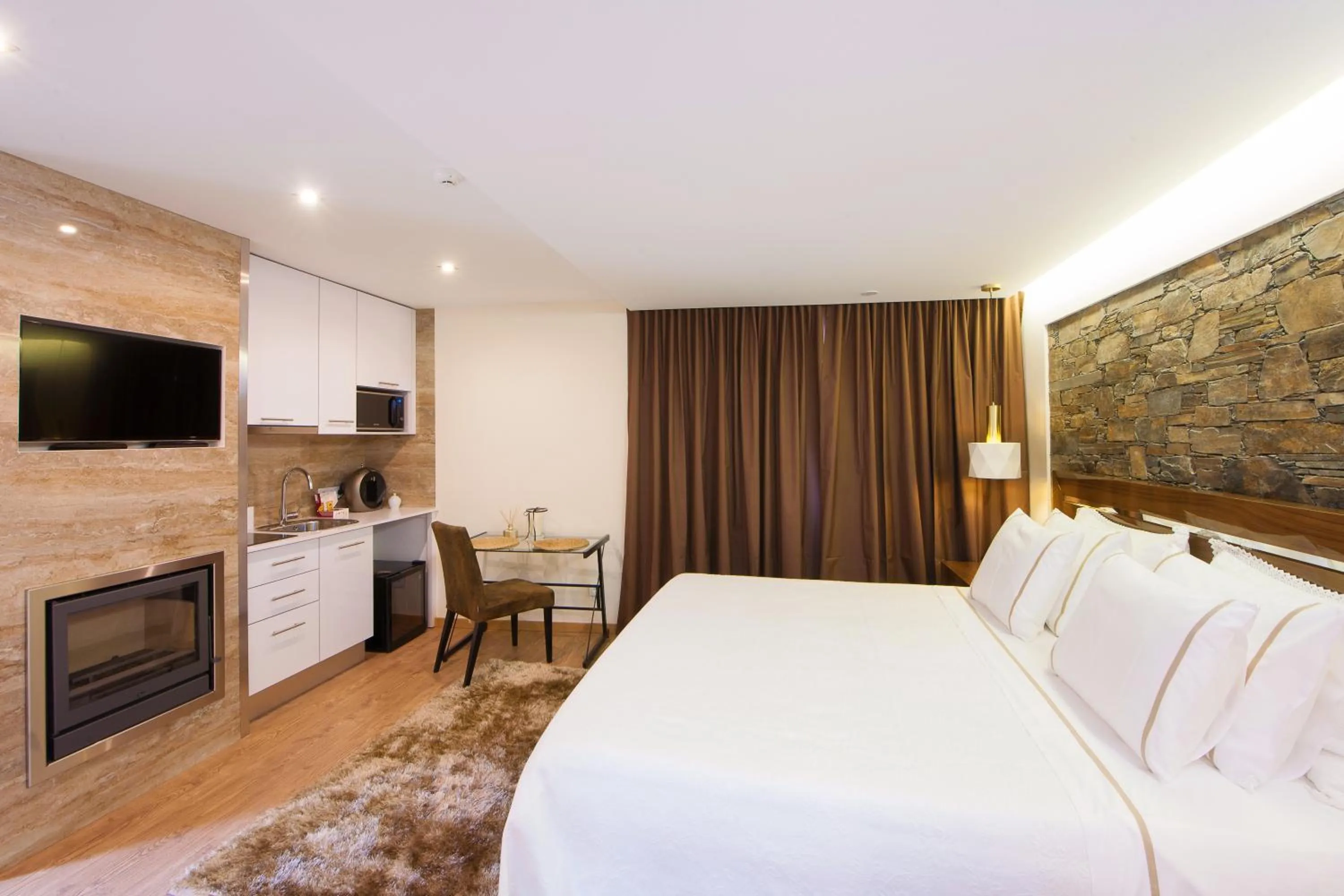 Bed in Mountain Whisper