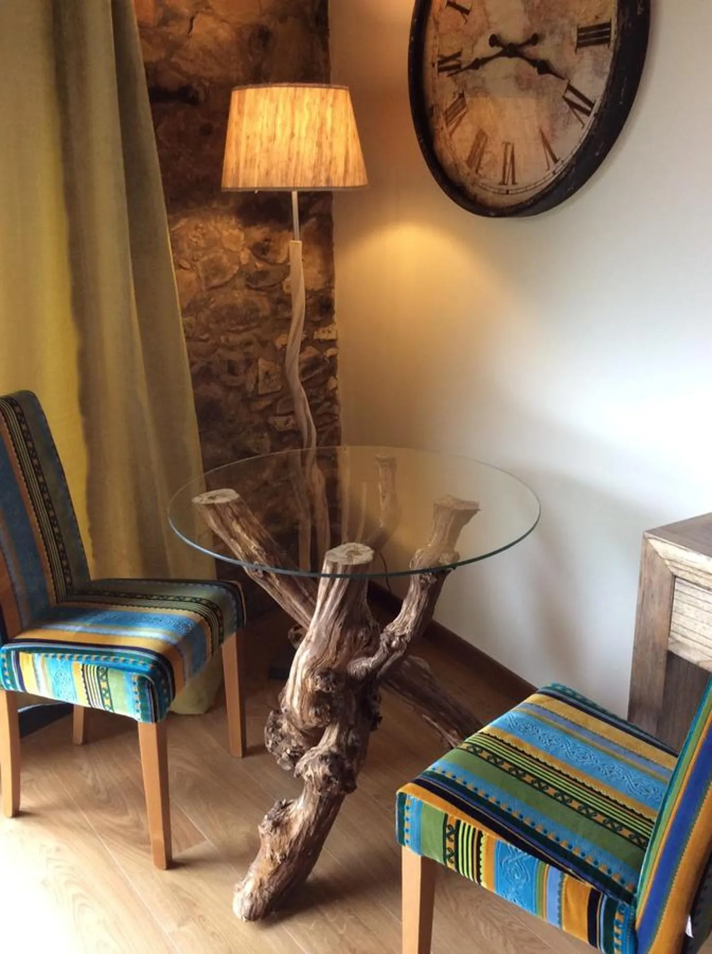 Seating area in Mountain Whisper