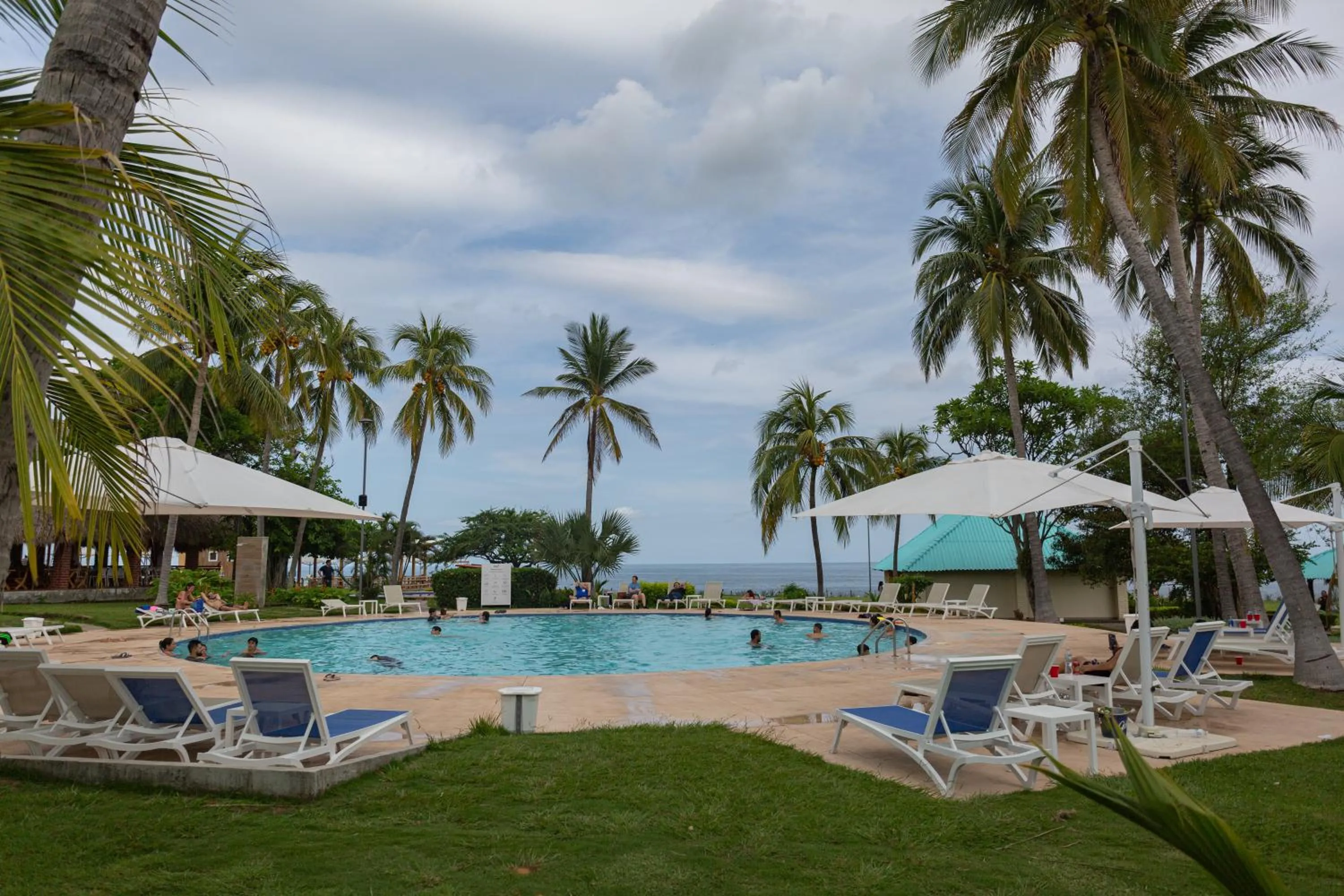 Swimming pool in Atami Escape Resort