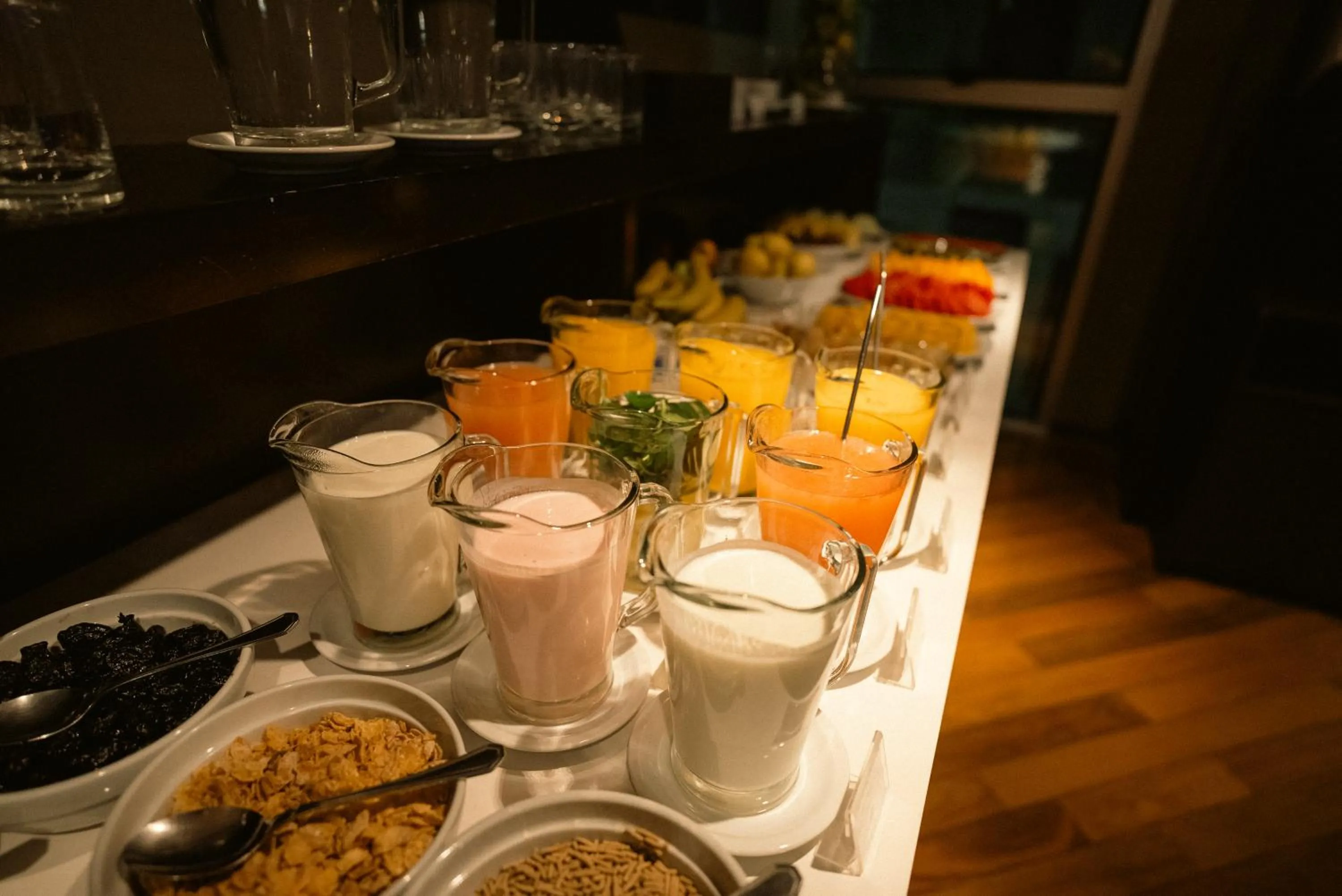 Buffet breakfast in Yrigoyen 111 Hotel