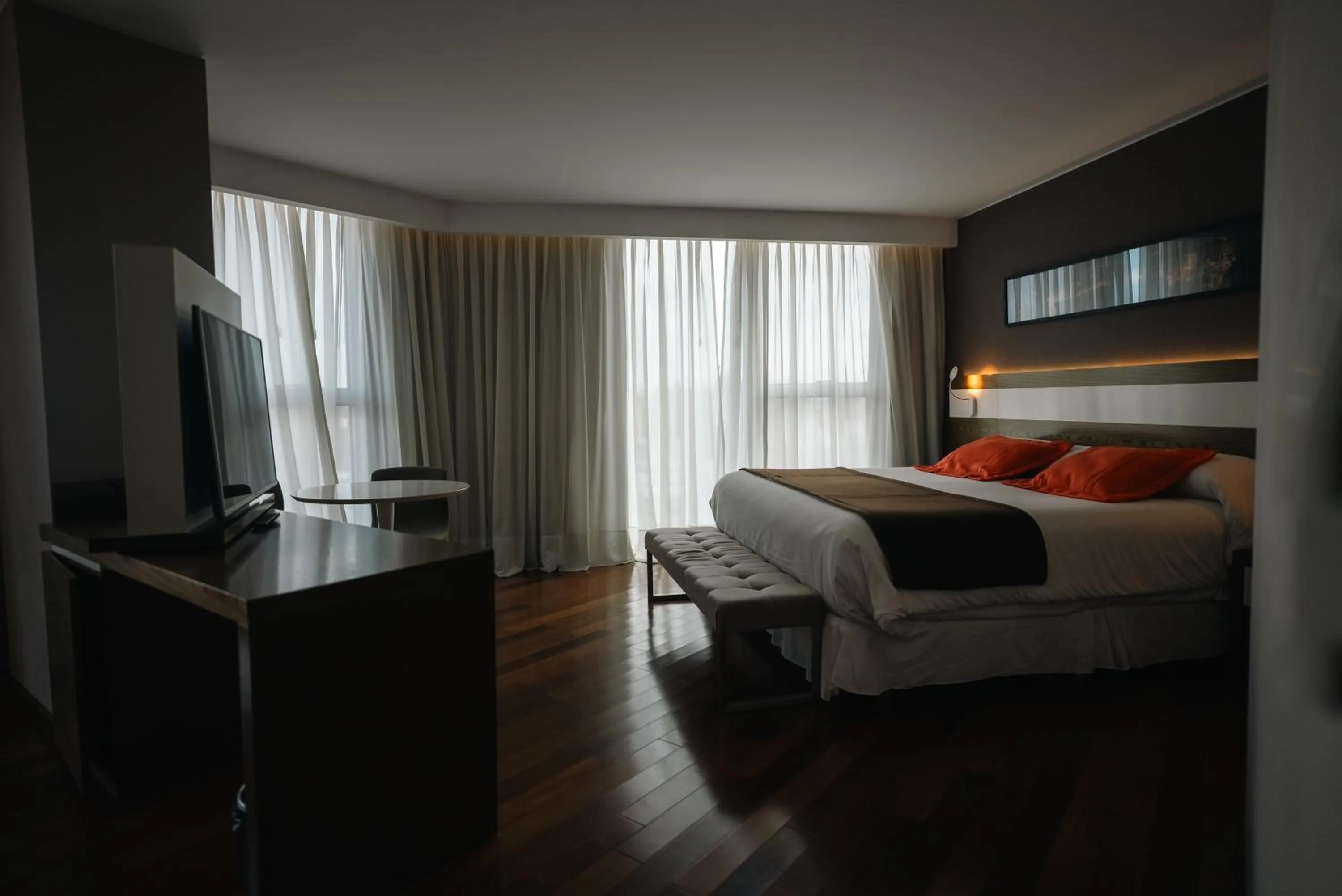 Photo of the whole room, Bed in Yrigoyen 111 Hotel