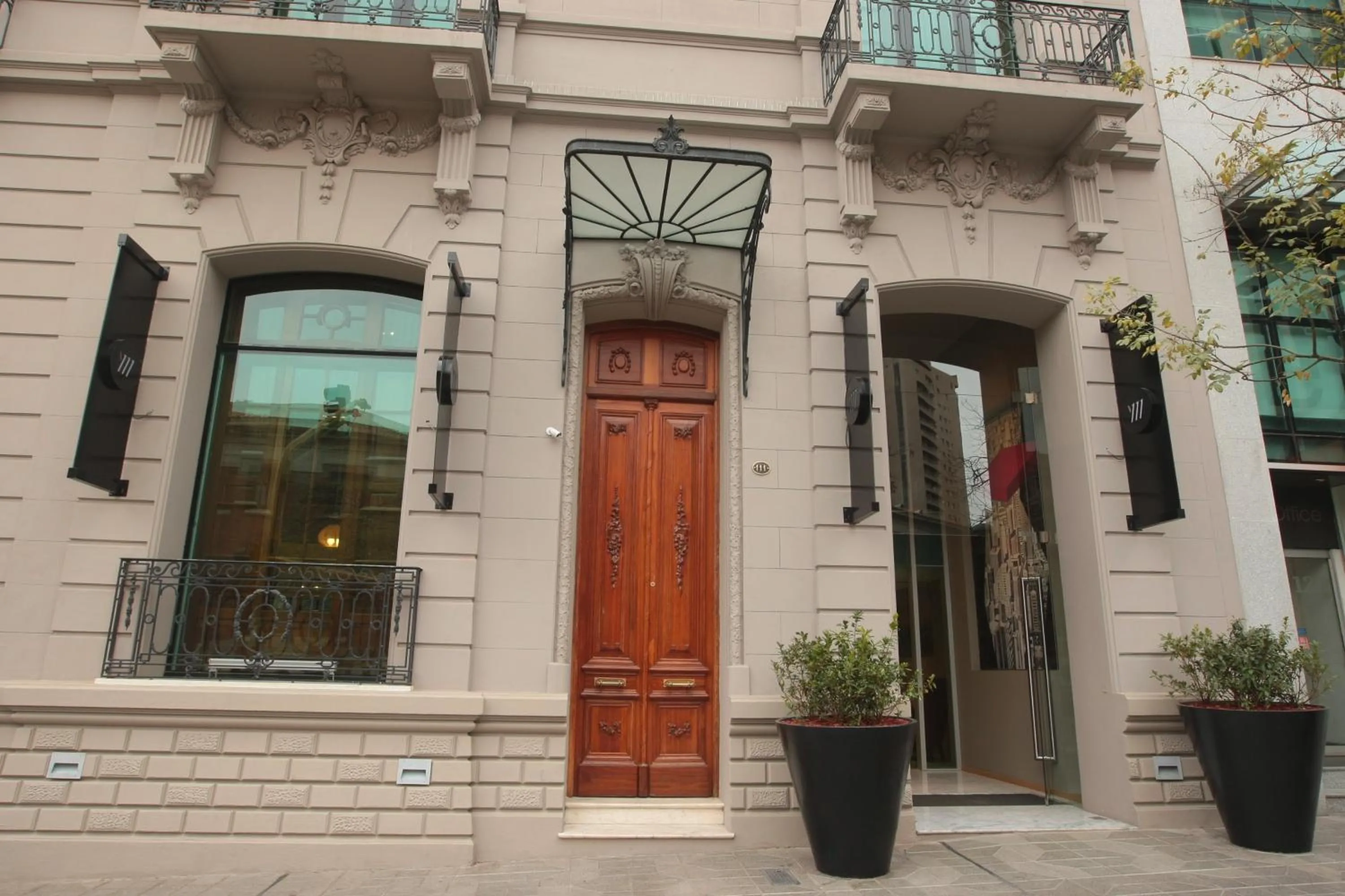 Facade/entrance in Yrigoyen 111 Hotel