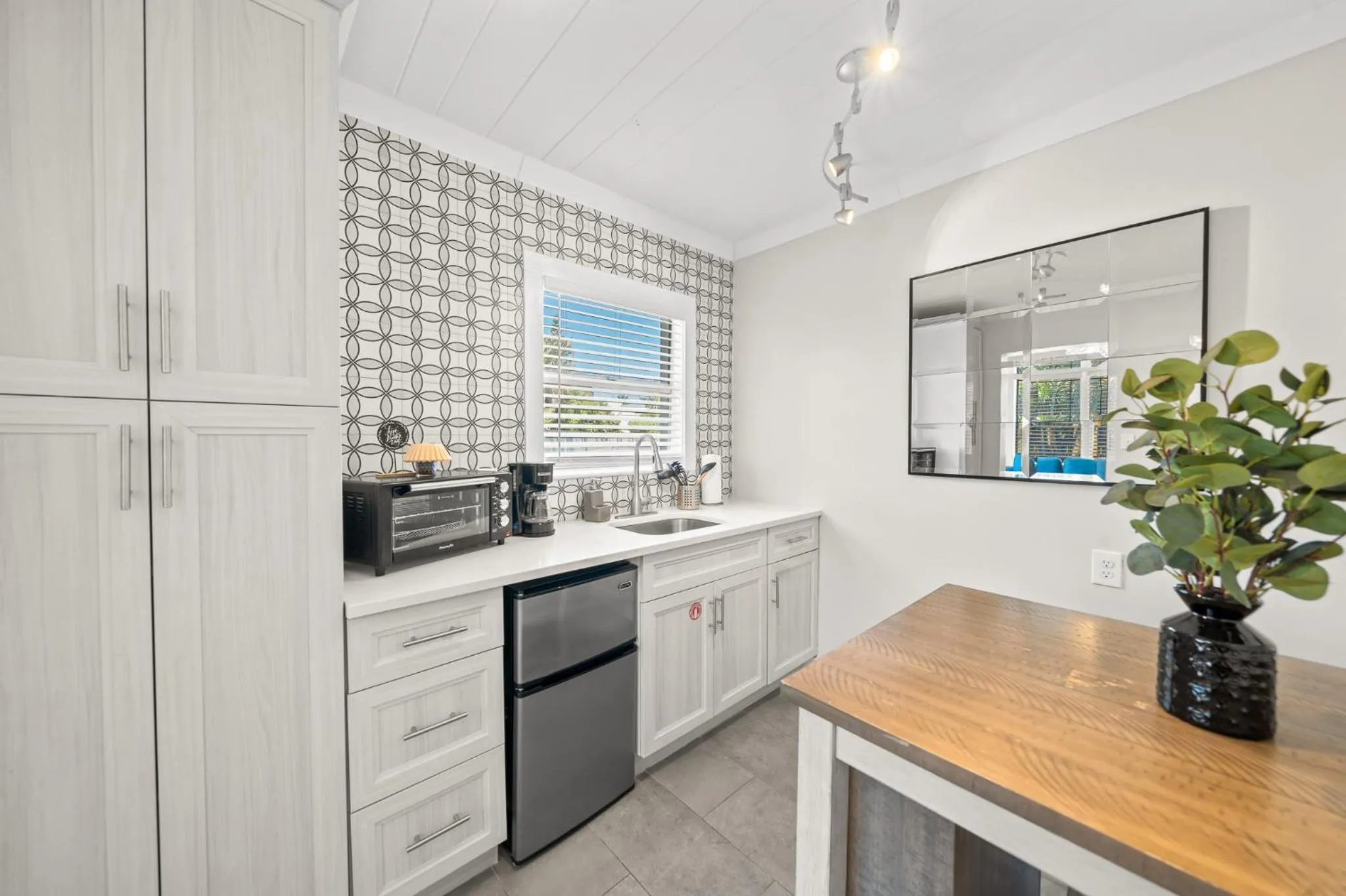 Kitchen or kitchenette in The Banana River Resort