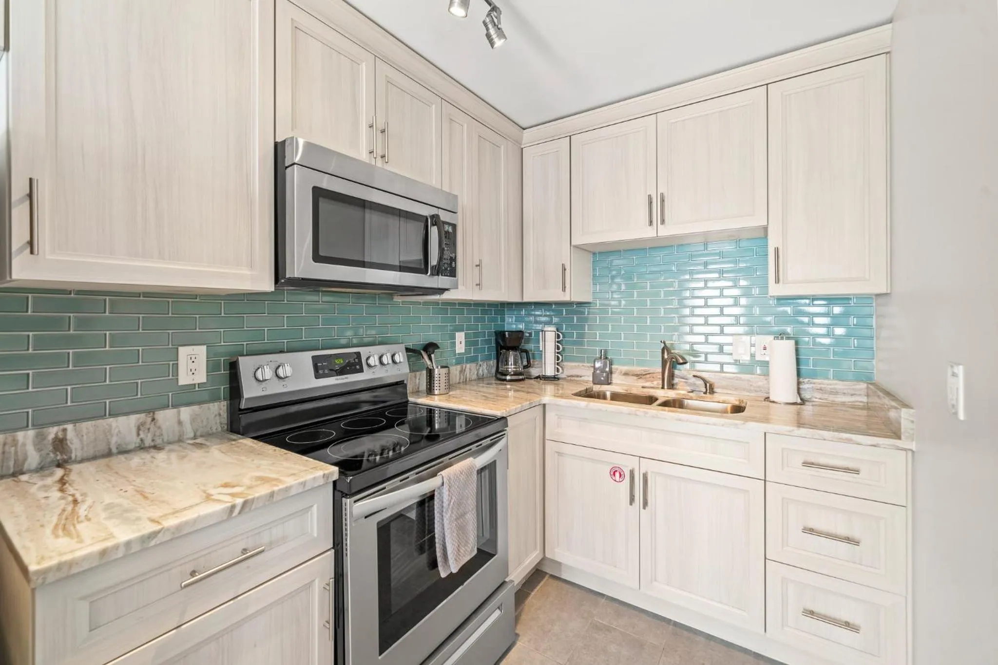 Kitchen or kitchenette in The Banana River Resort