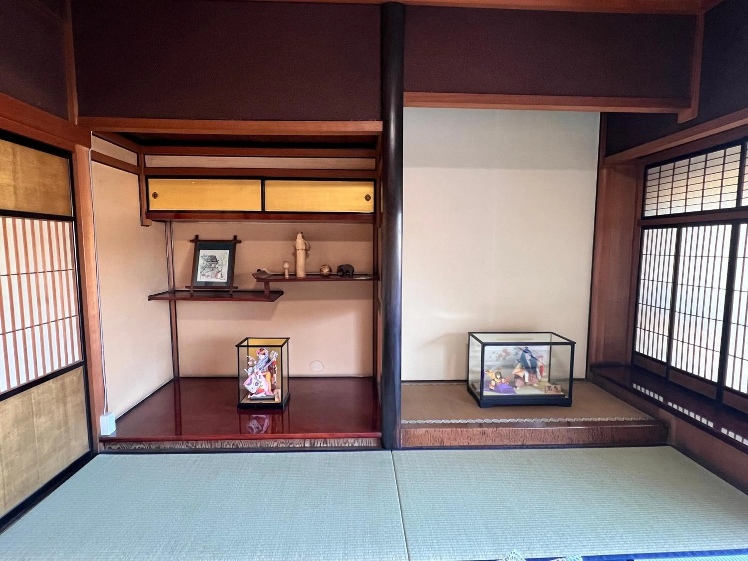 hair dresser in Hostel Miyagawa by Murasaki