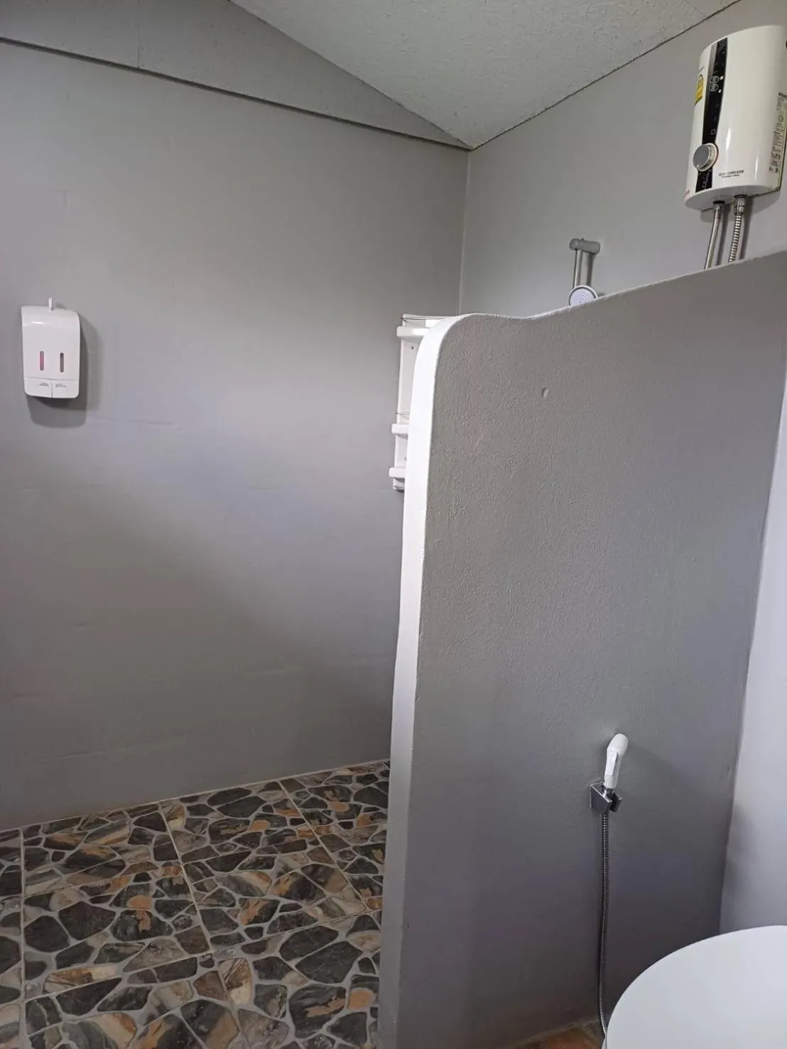 Toilet in Lanta Mermaid Resort