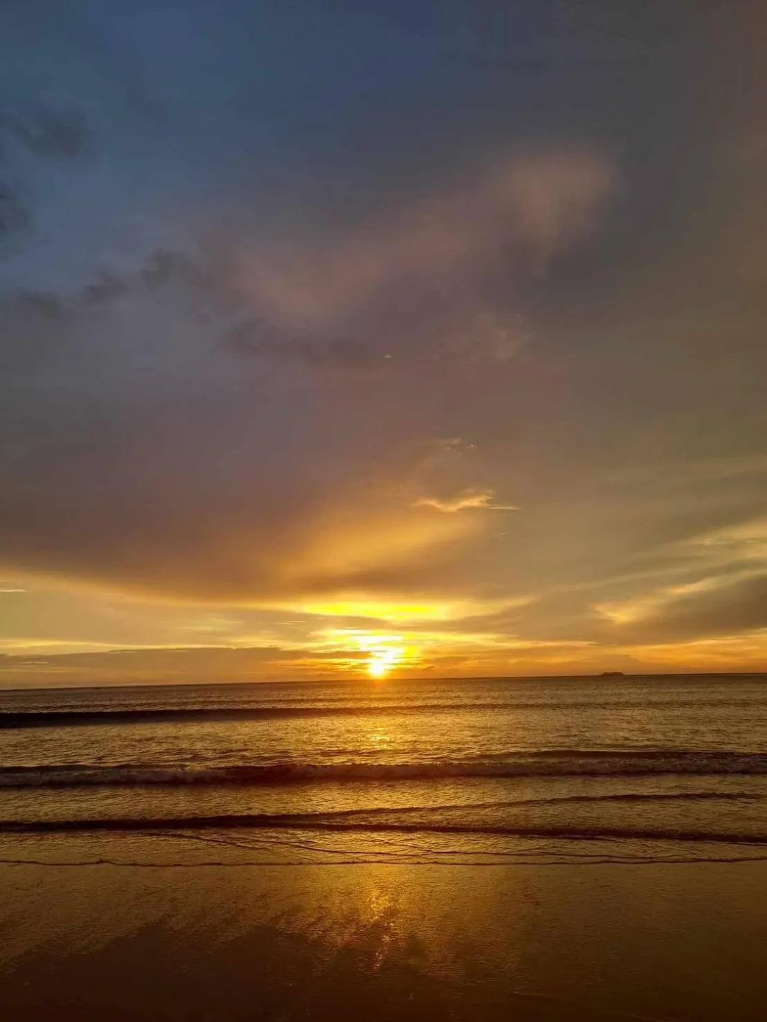 Beach in Lanta Mermaid Resort