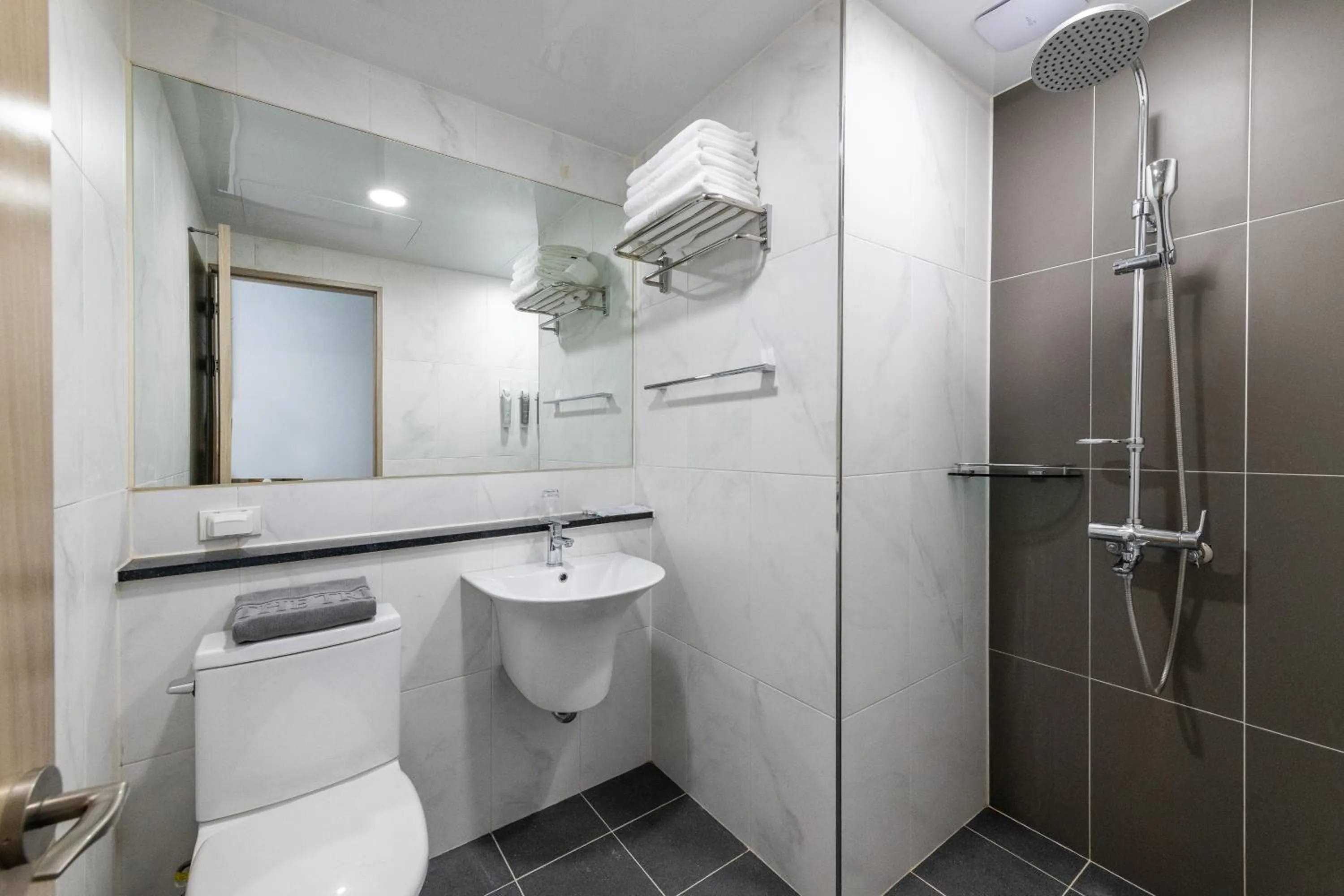 The Triny Urban Suites