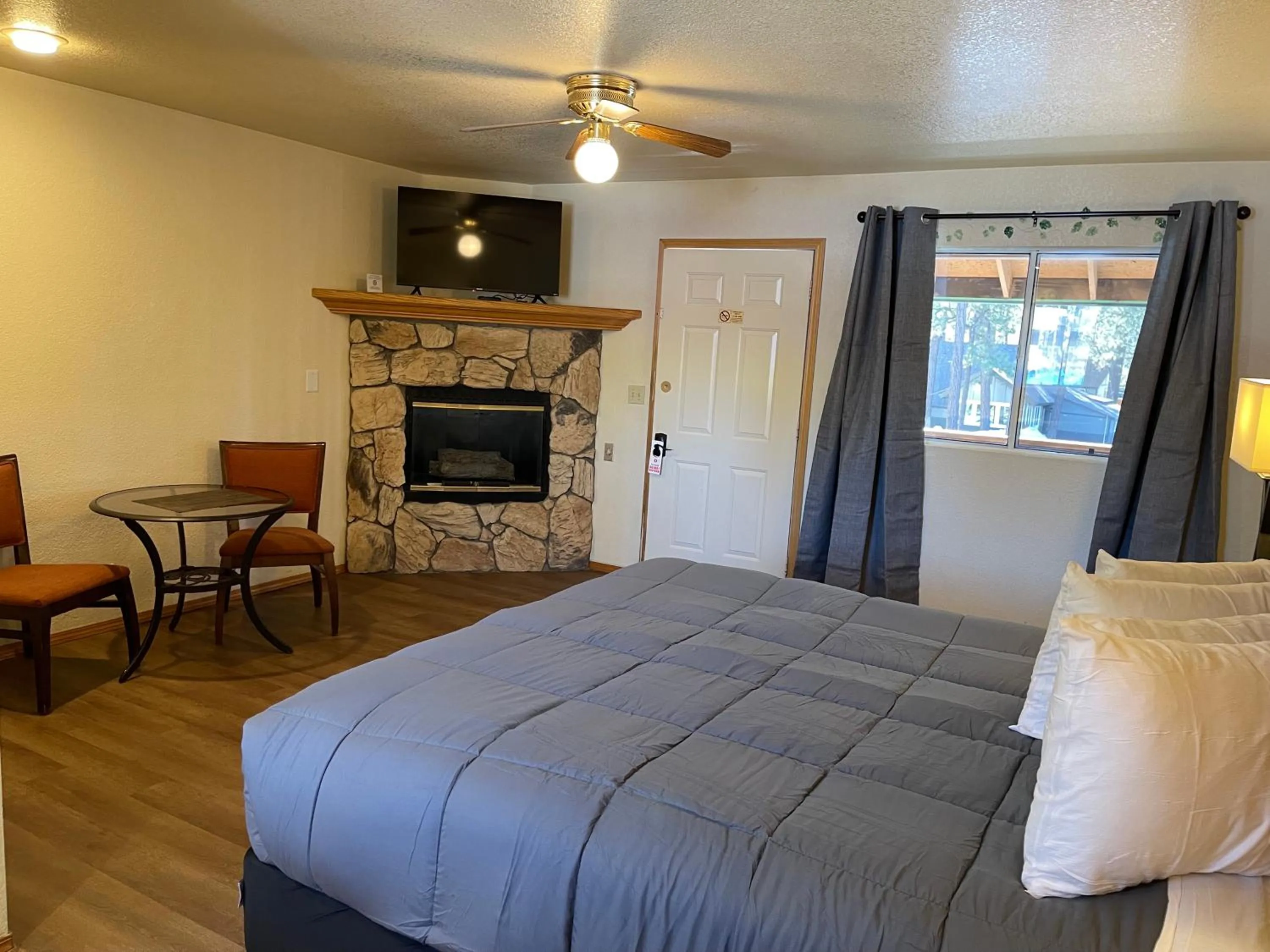 Bed in Snow Bear Lodge