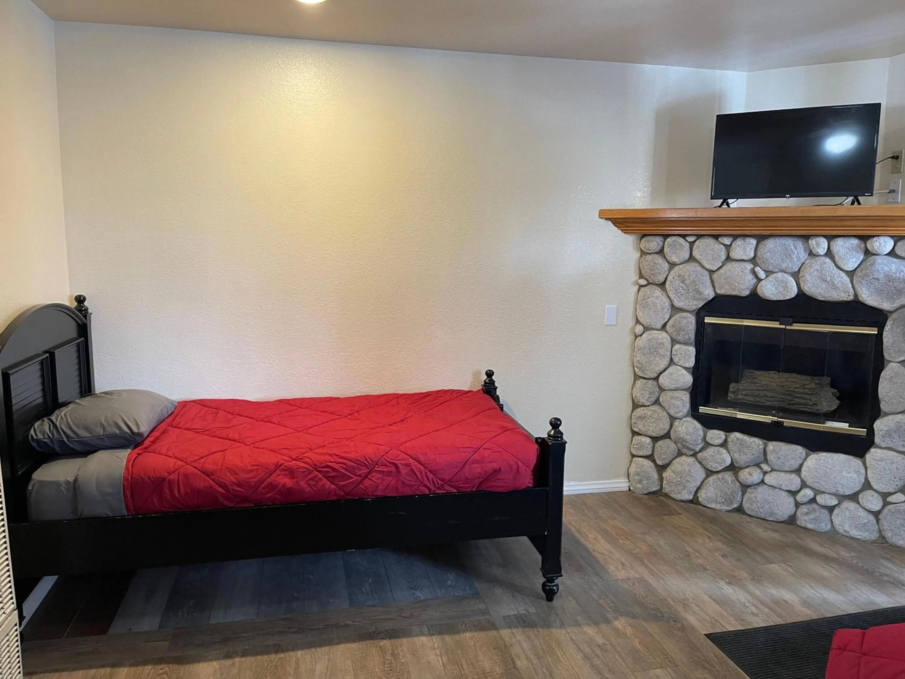 Bed in Snow Bear Lodge