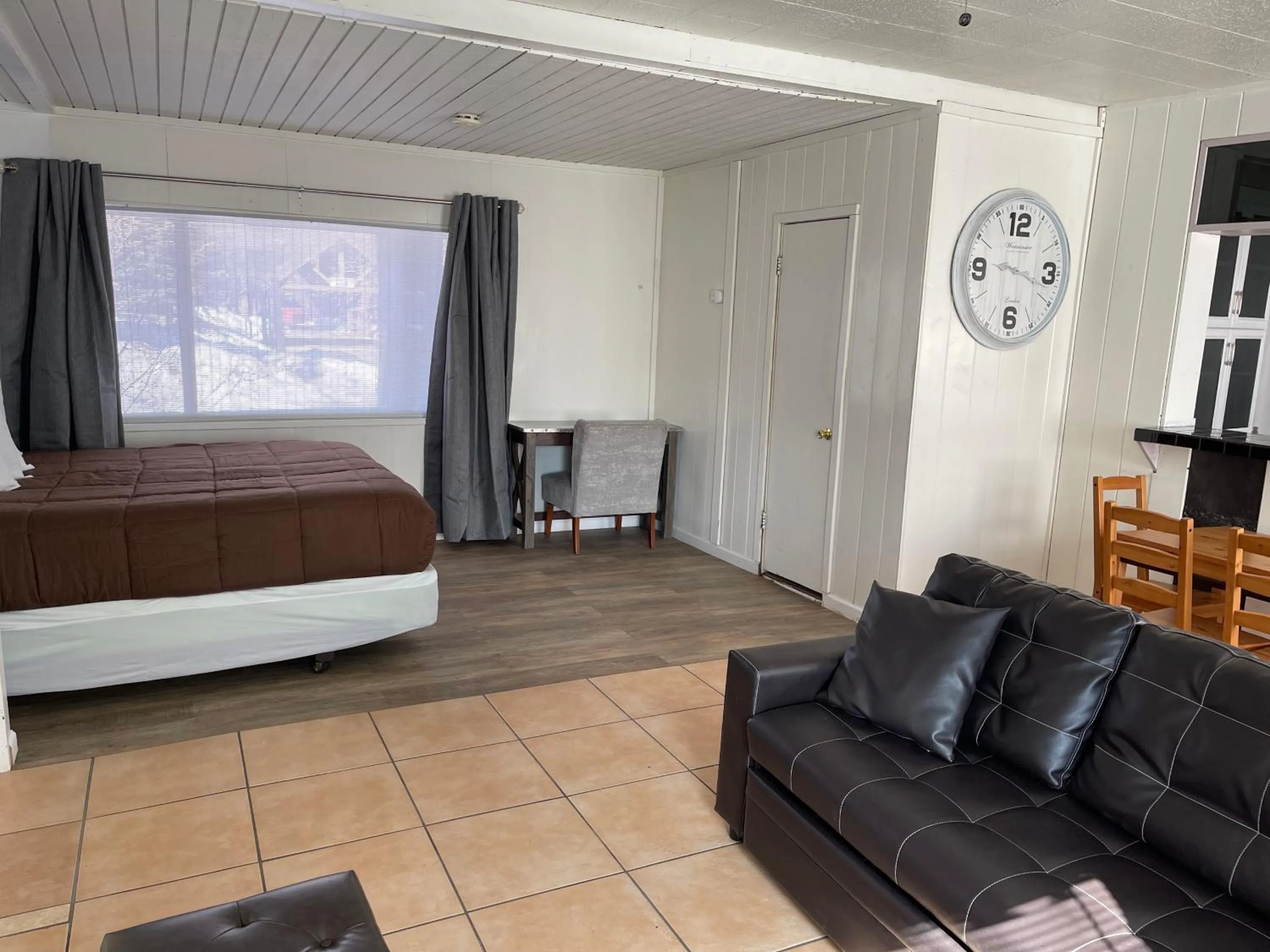 Bed in Snow Bear Lodge