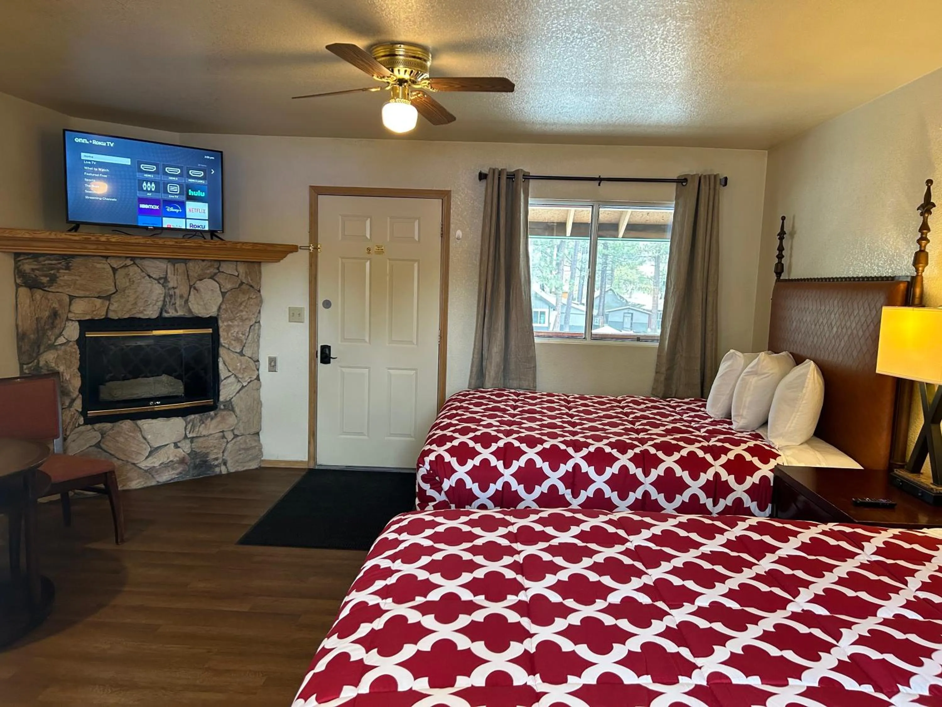 Bed in Snow Bear Lodge