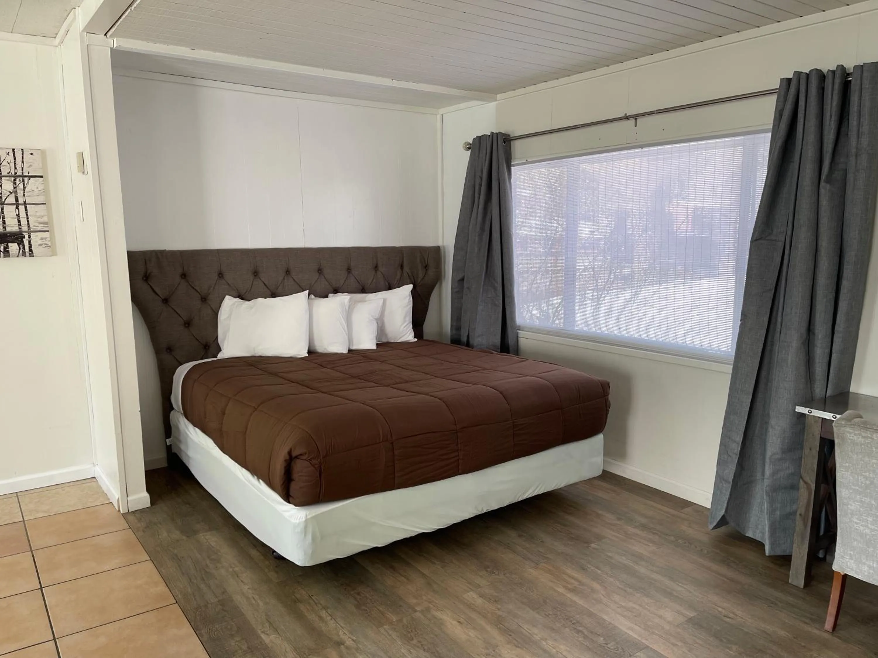 Bed in Snow Bear Lodge