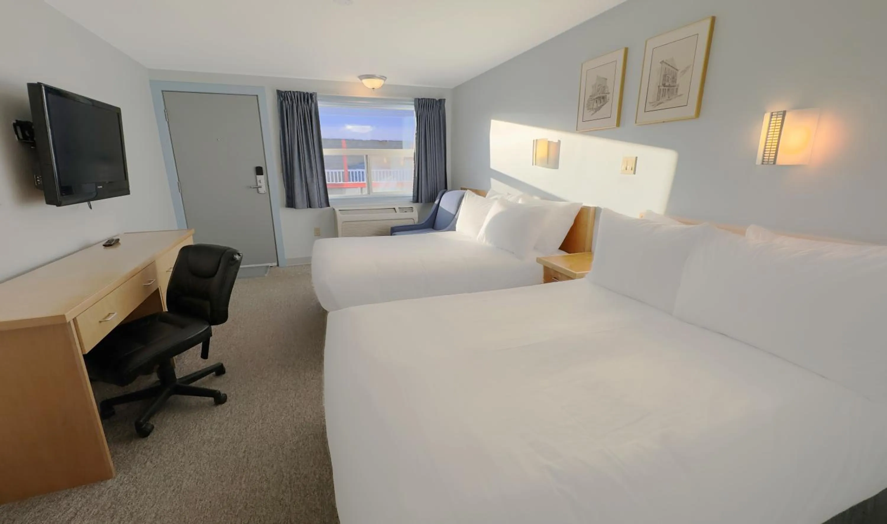 Bed in Eldorado, a Coast Hotel