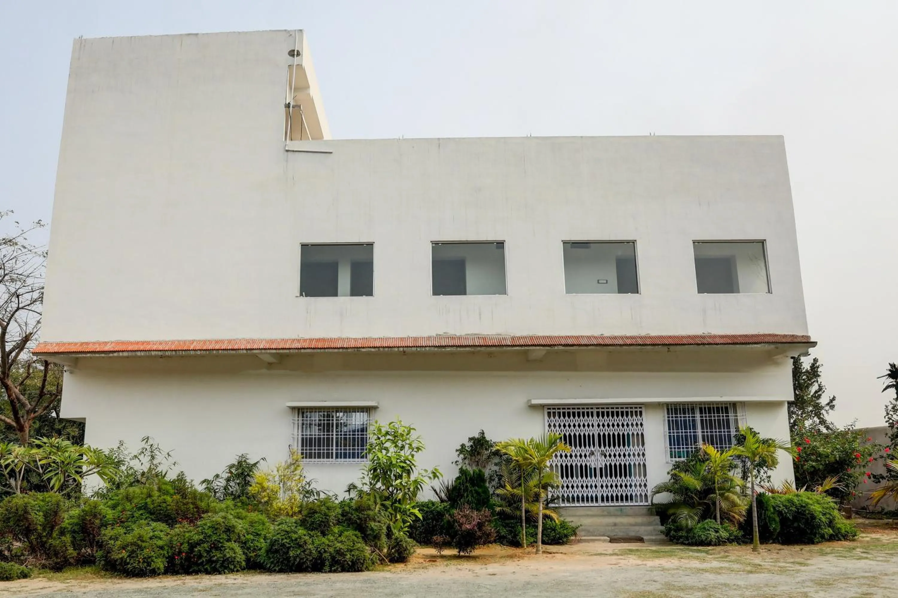 Facade/entrance in Super Hotel O The Nirvana Resorts