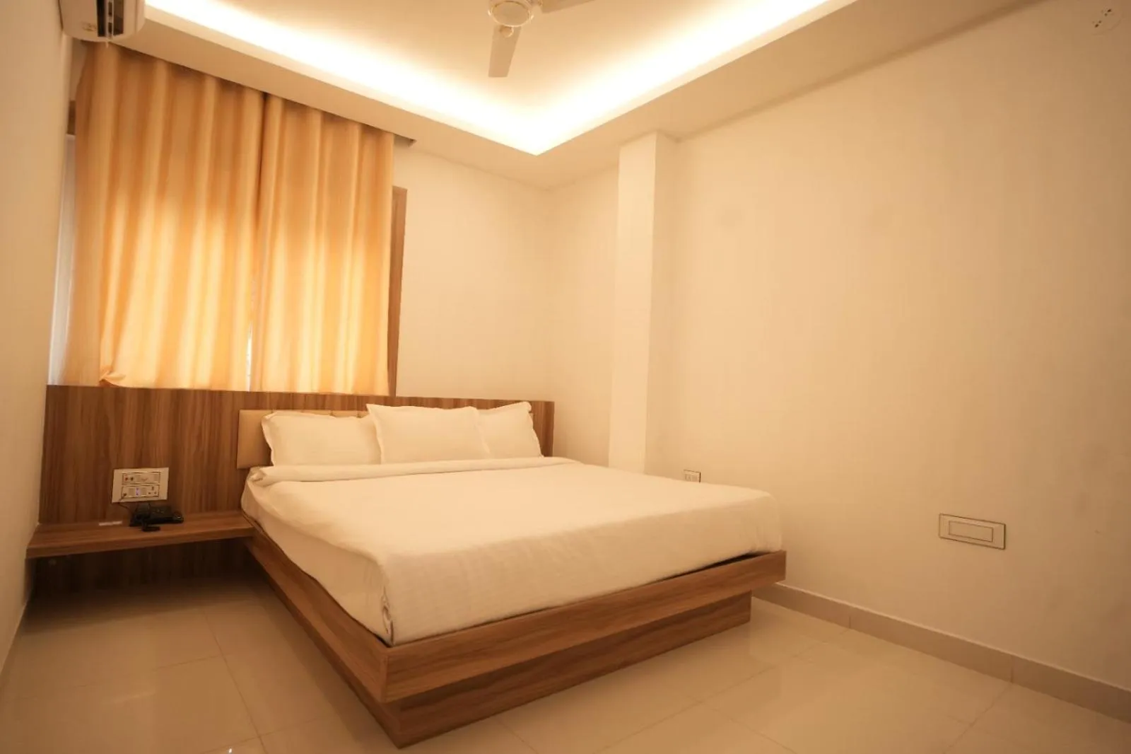 Bed in Hotel Shanti International