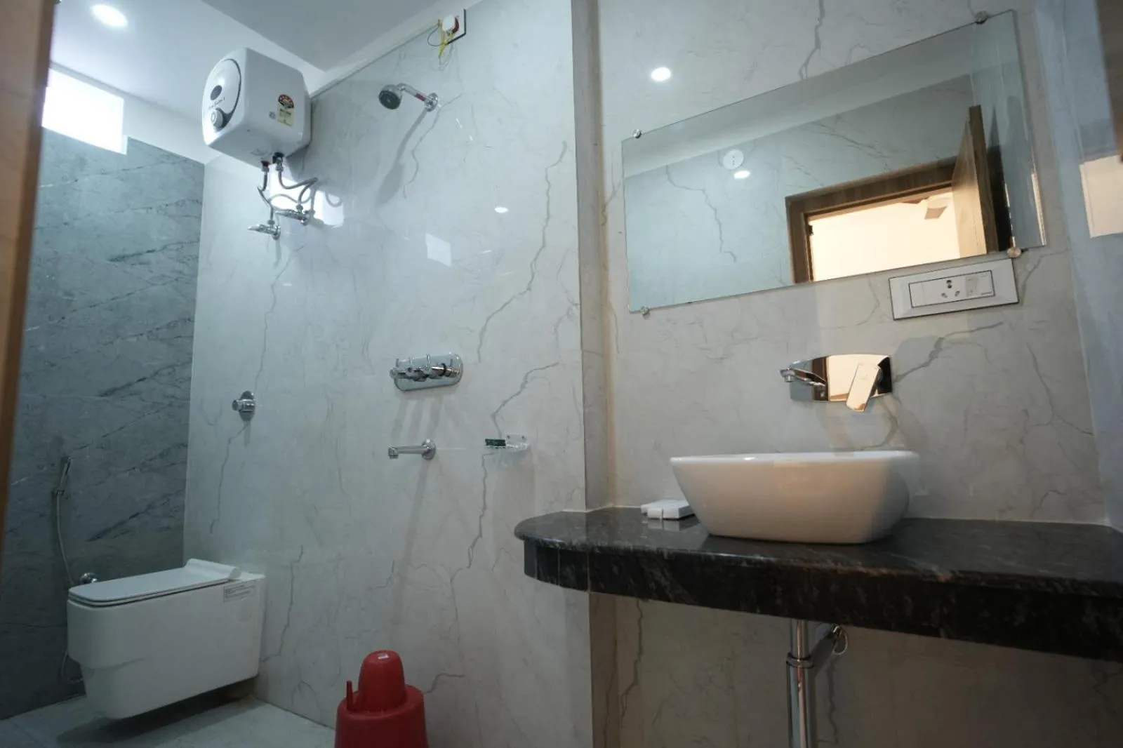 Bathroom in Hotel Shanti International