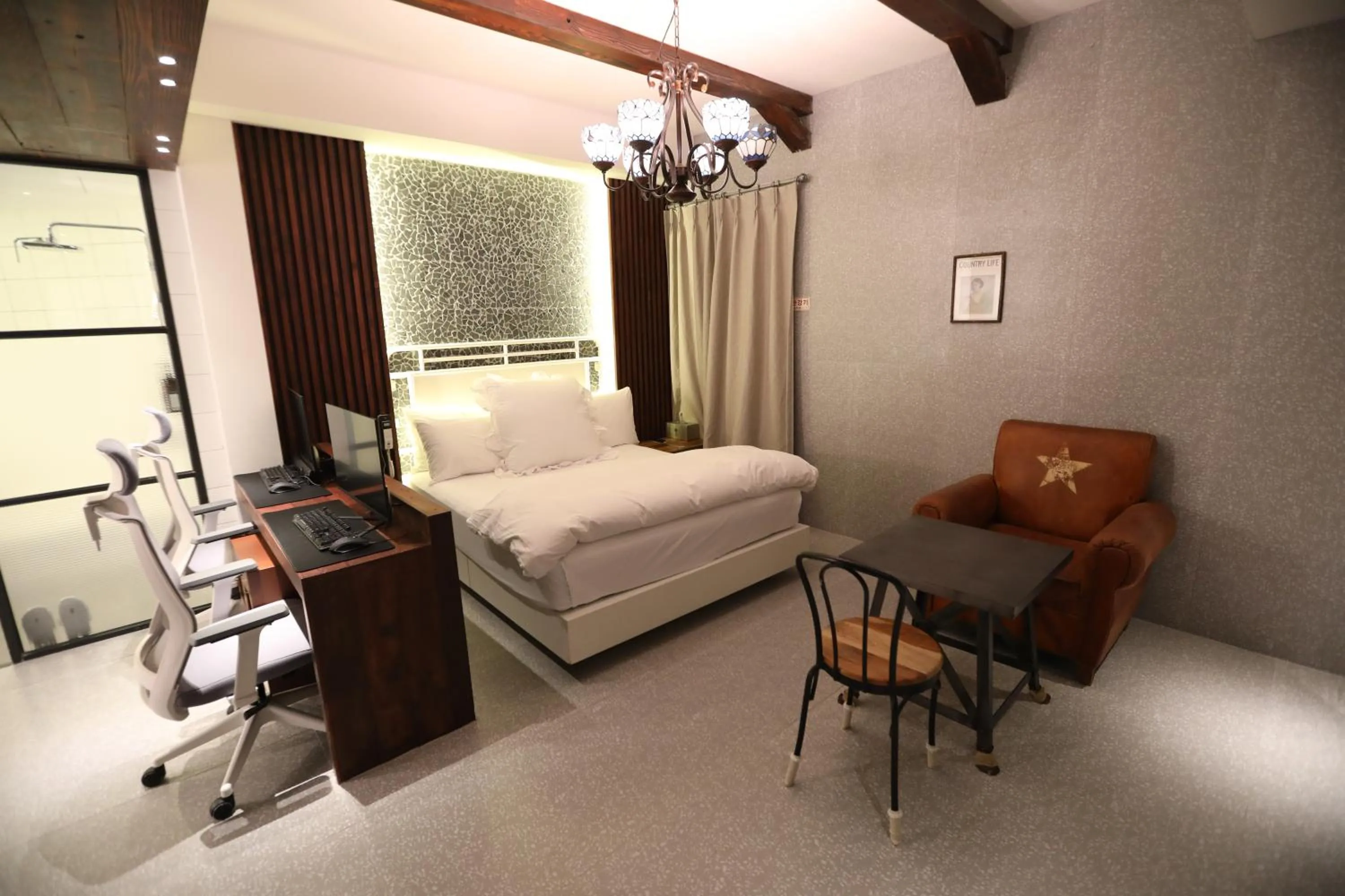 Bed in February Hotel SeongSeo