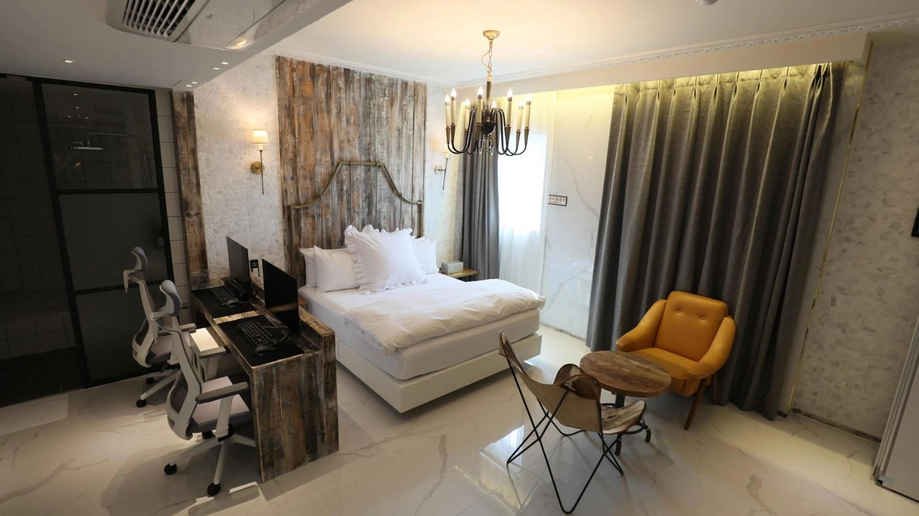 Bed in February Hotel SeongSeo