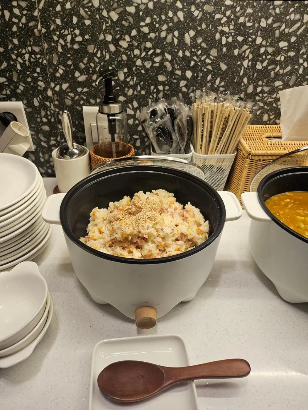 February Hotel SeongSeo