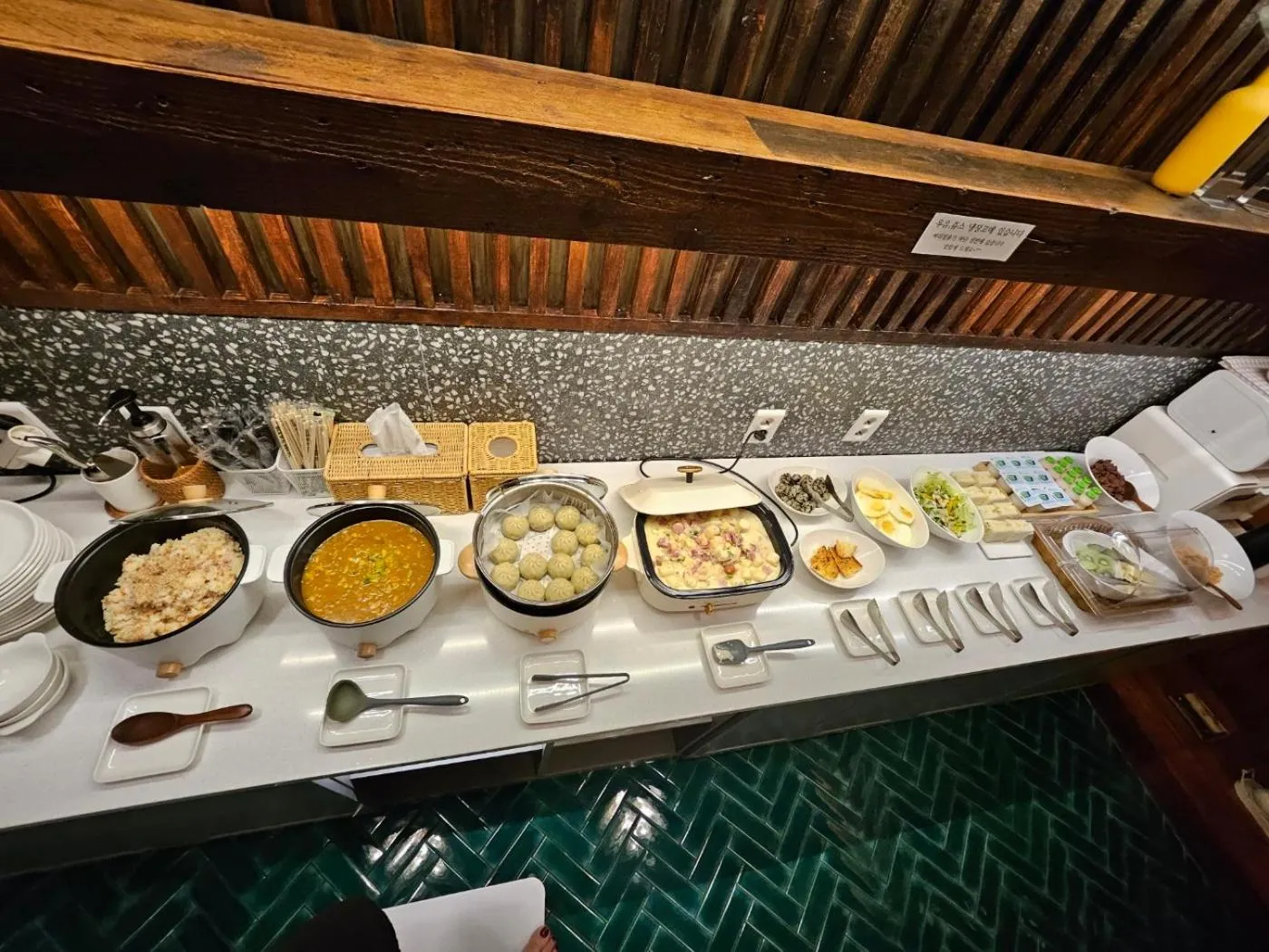 February Hotel SeongSeo