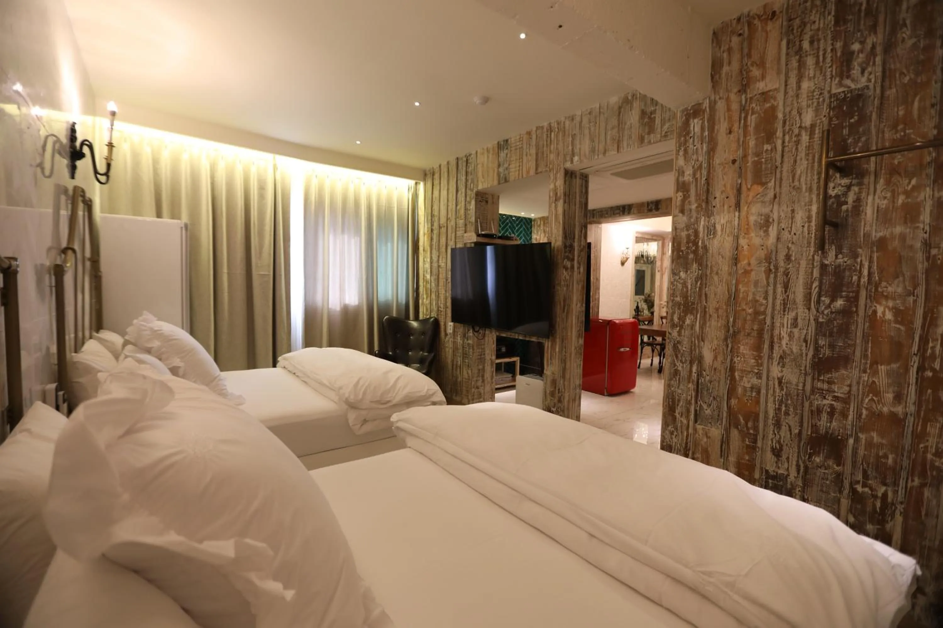 Bed in February Hotel SeongSeo