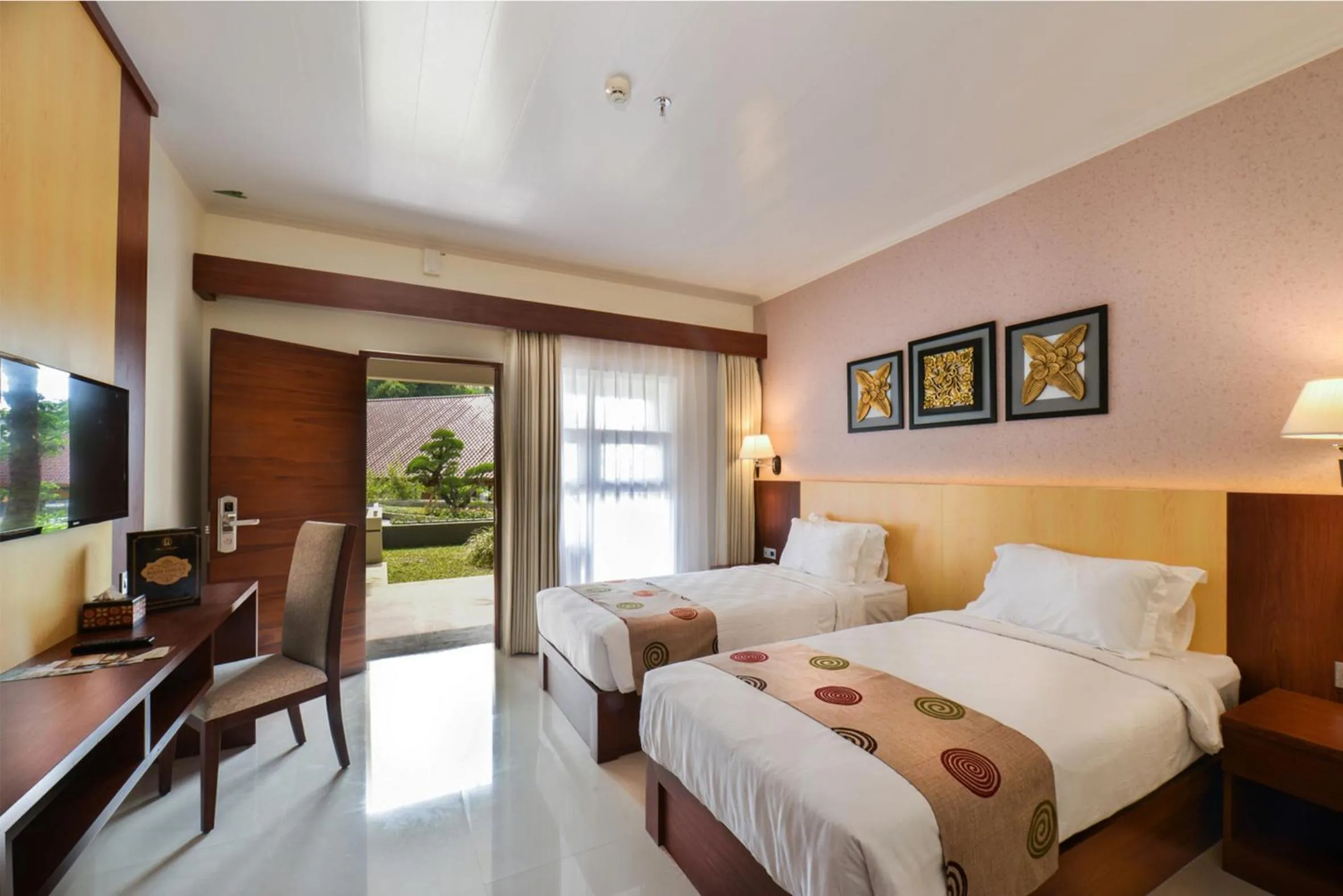 Bed in Griya Persada Convention Hotel & Resort Bandungan