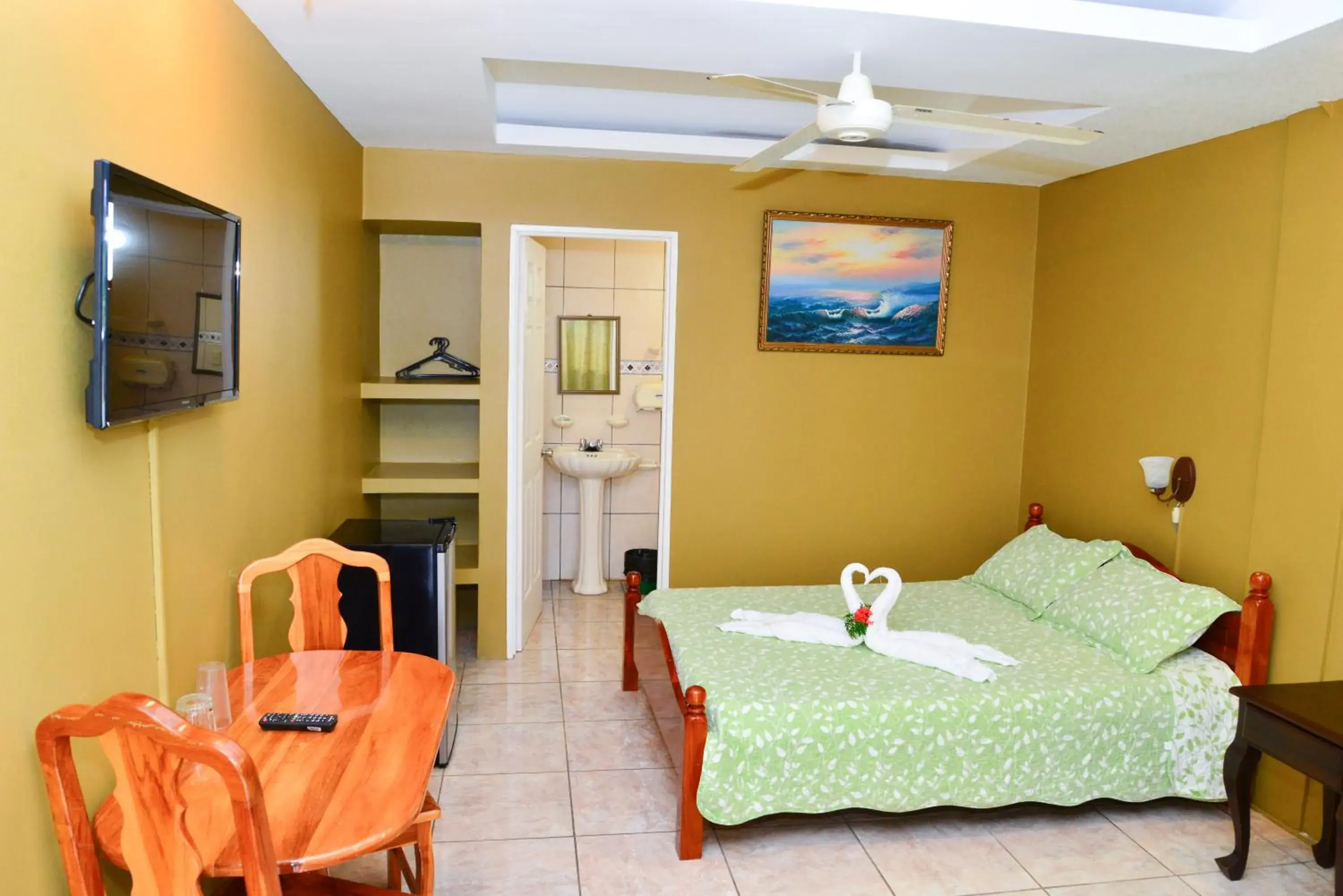 Standard Single Room - single occupancy in Hotel Le Priss Standard Single Room - single occupancy in Hotel Le Priss