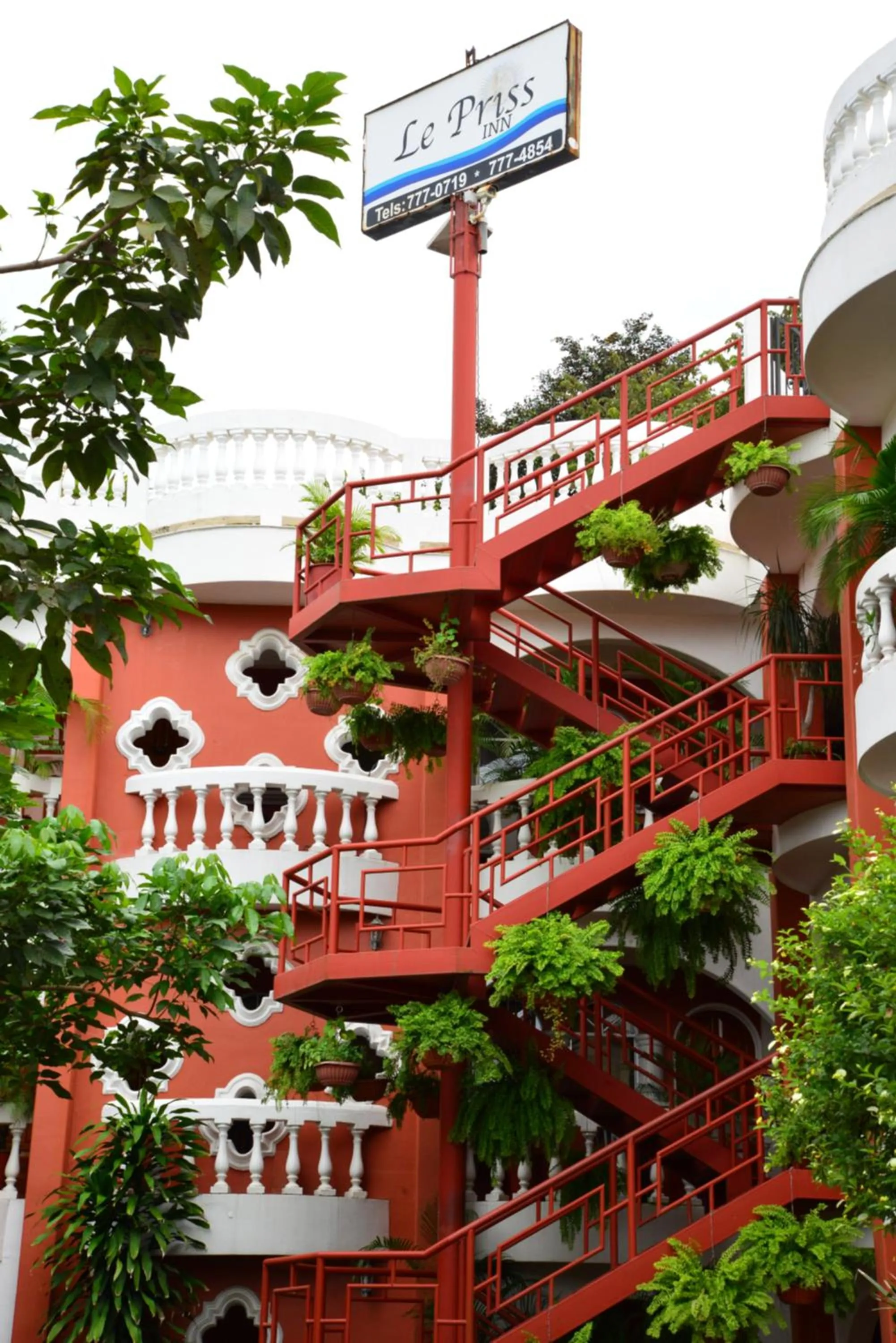 Facade/entrance in Hotel Le Priss