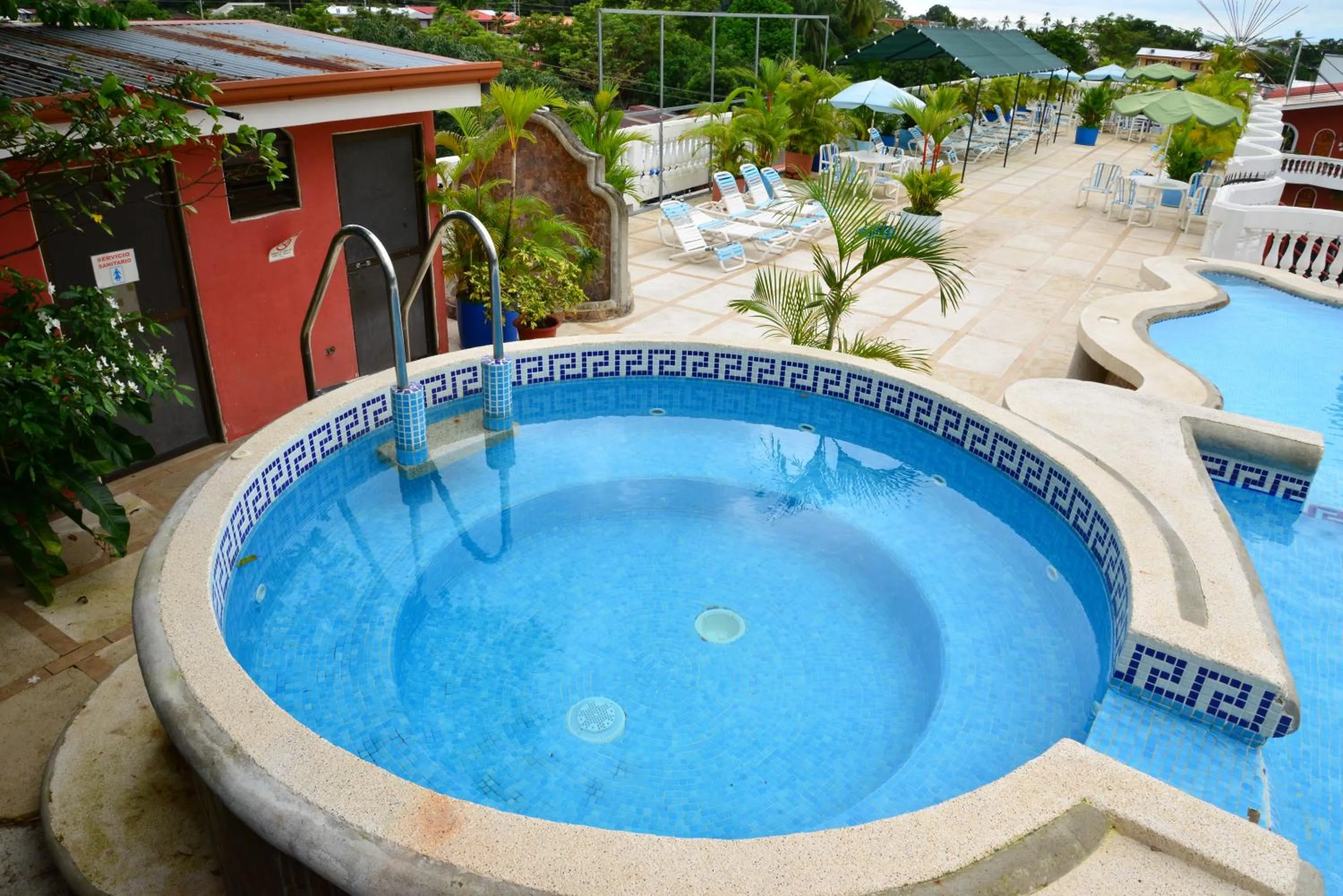 Hot Tub in Hotel Le Priss