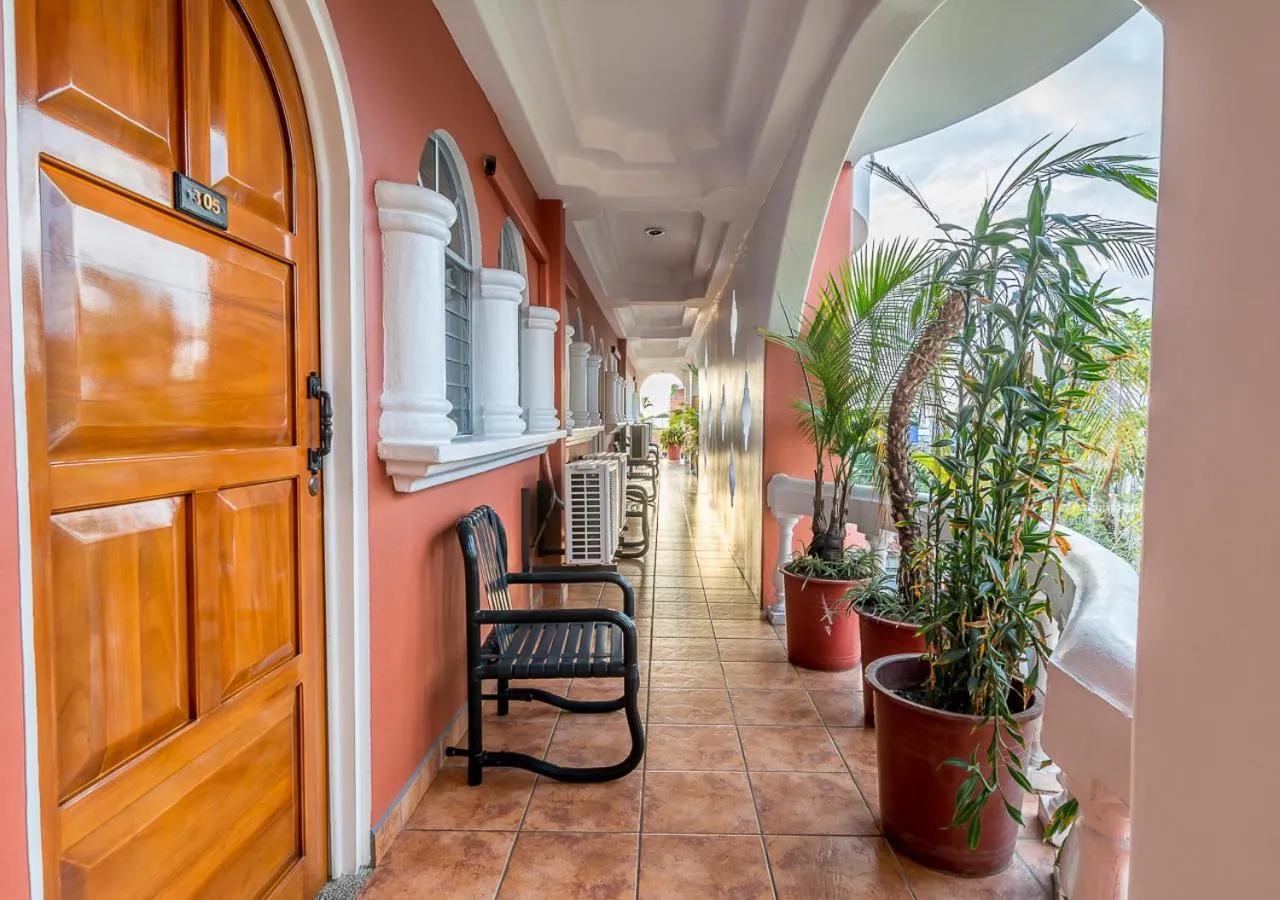 Photo of the whole room in Hotel Le Priss