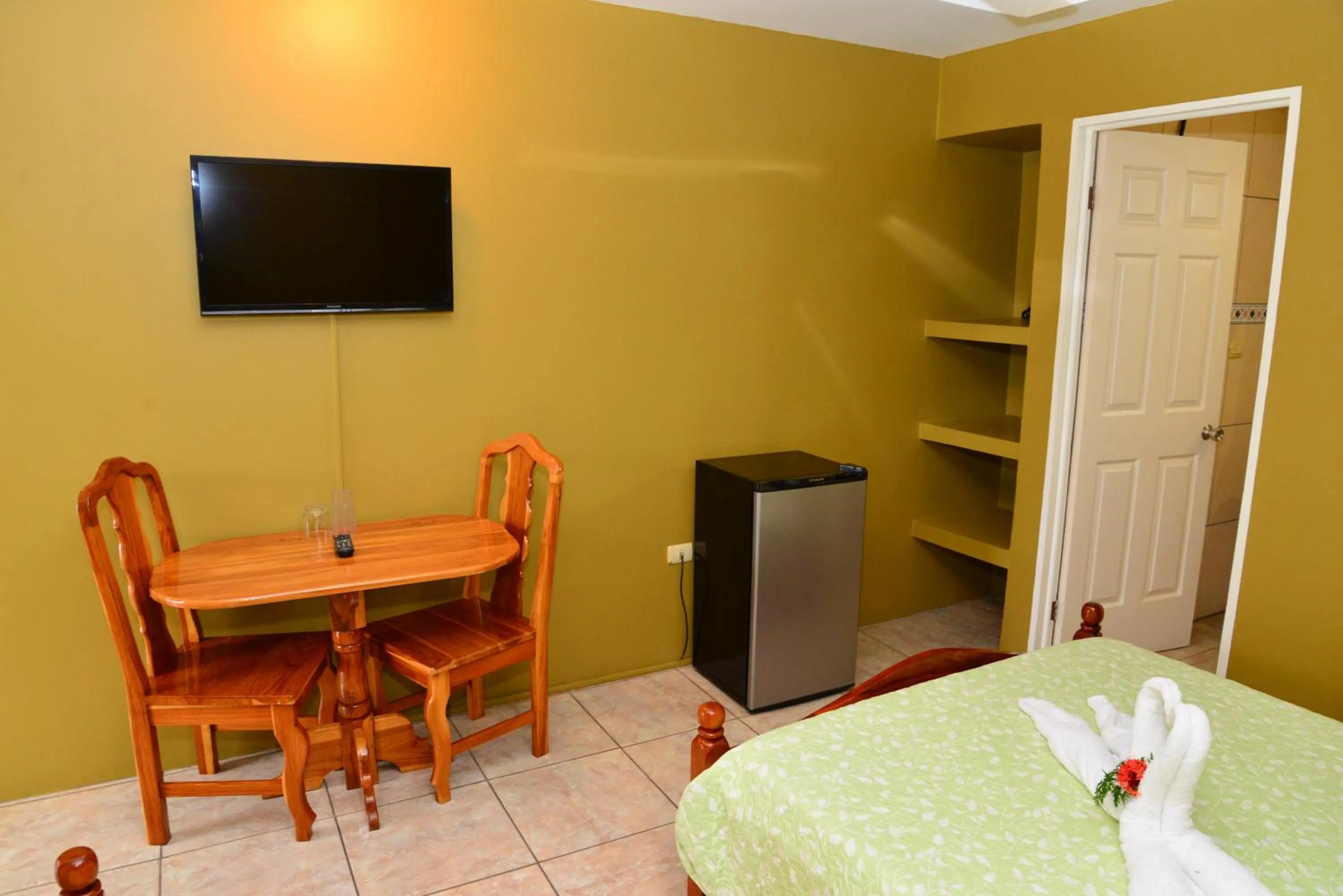 TV and multimedia in Hotel Le Priss