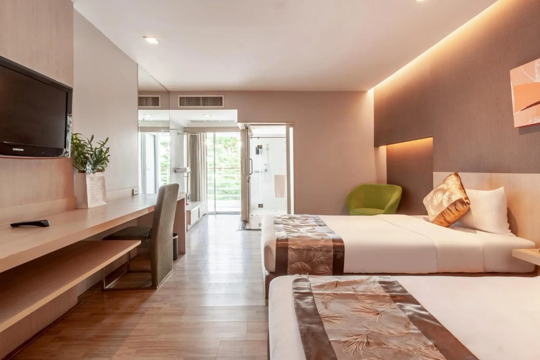 Photo of the whole room, Bed in Hi Hotel