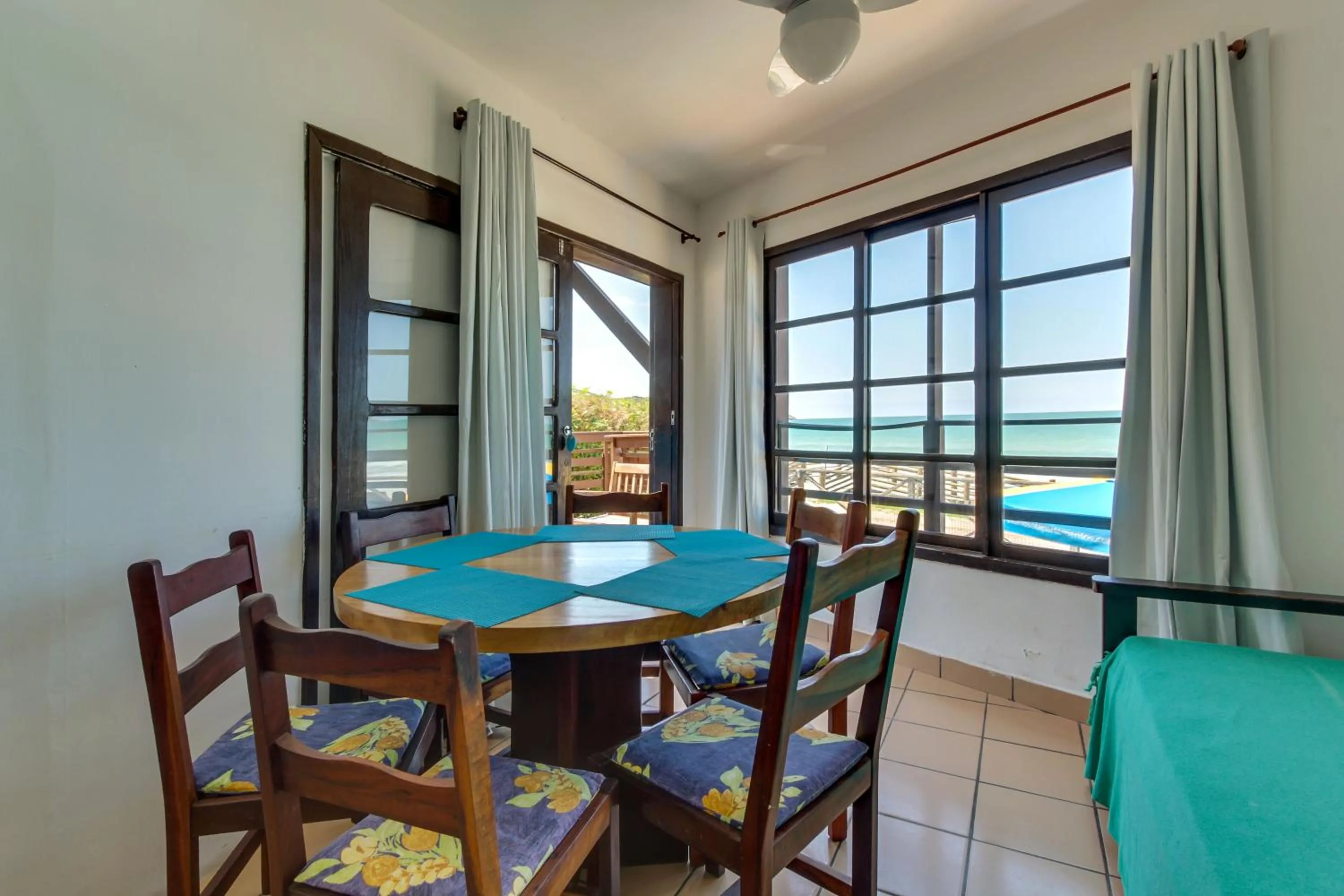 Residencial Vila do Sol, Apartamentos com pé na areia