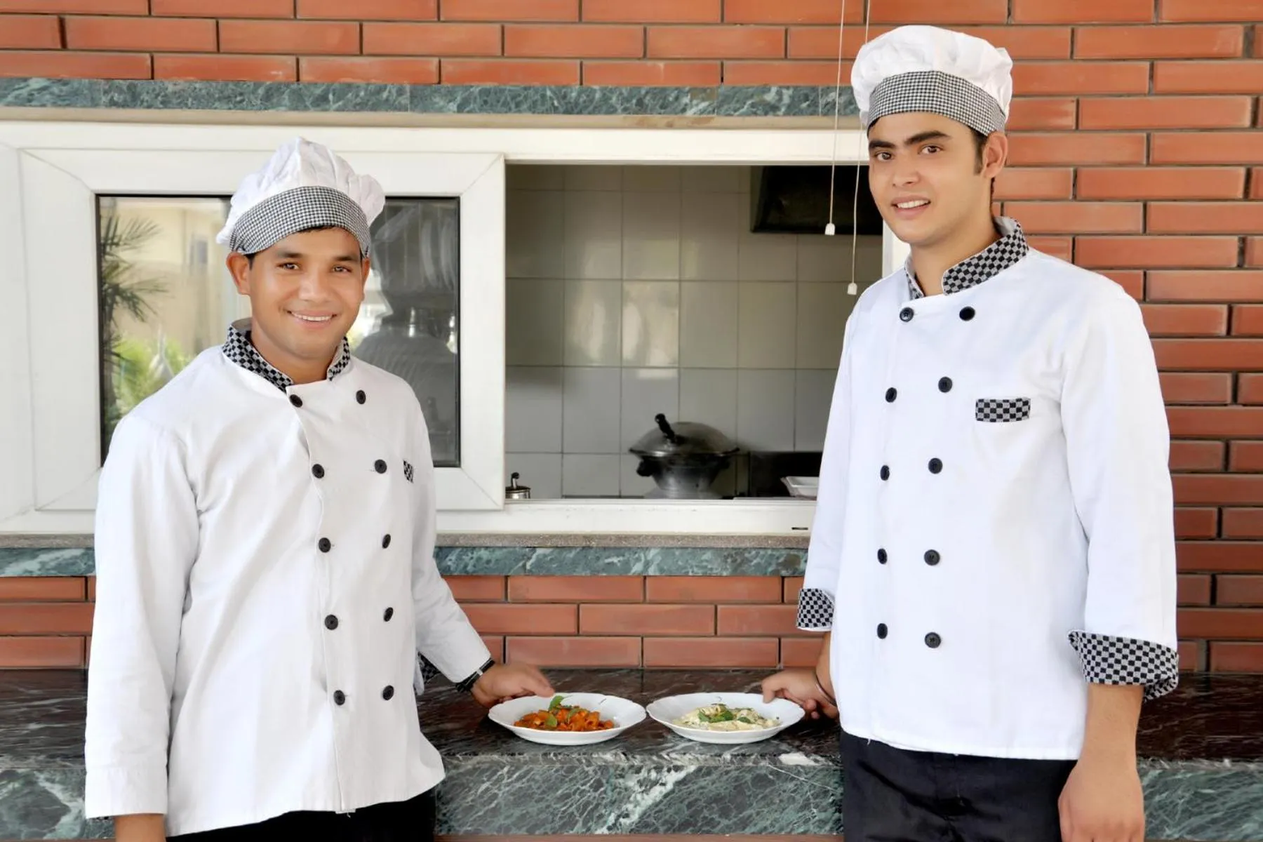 Restaurant/places to eat in Perch Service Apartment- Sector 40