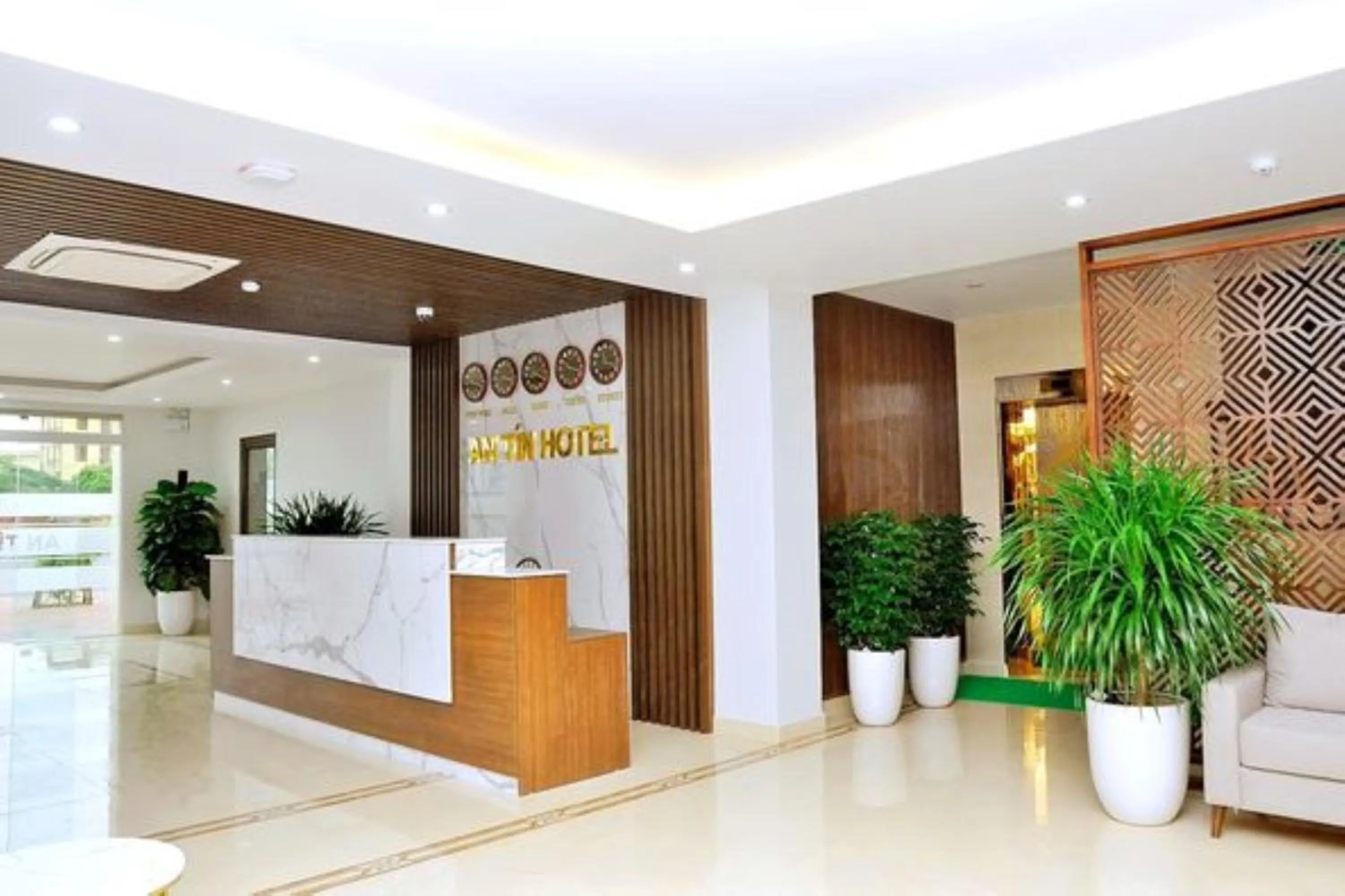 Lobby or reception in An Tín Hotel