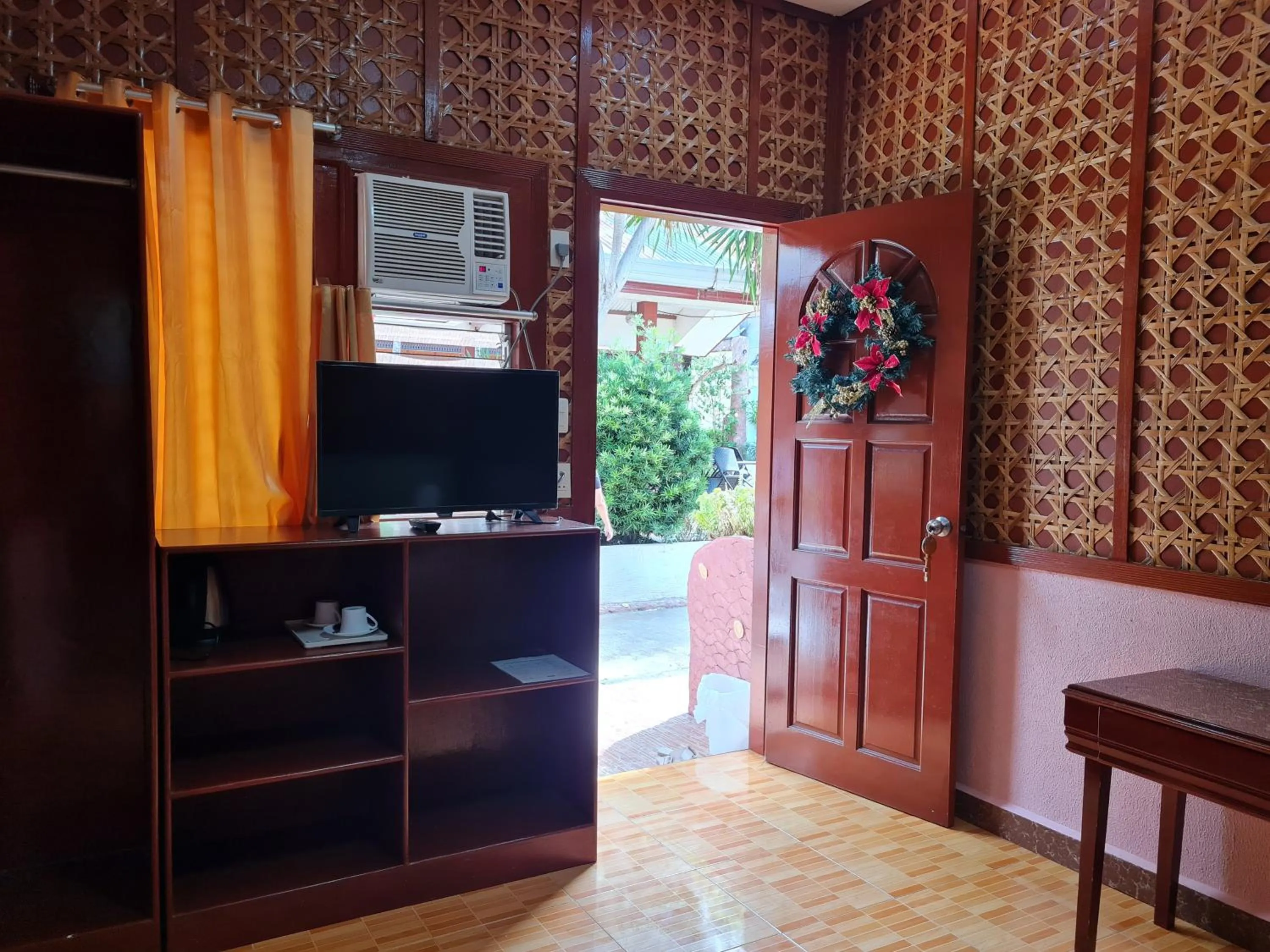 wardrobe in Alona Hidden Dream Resort by SMS Hospitality