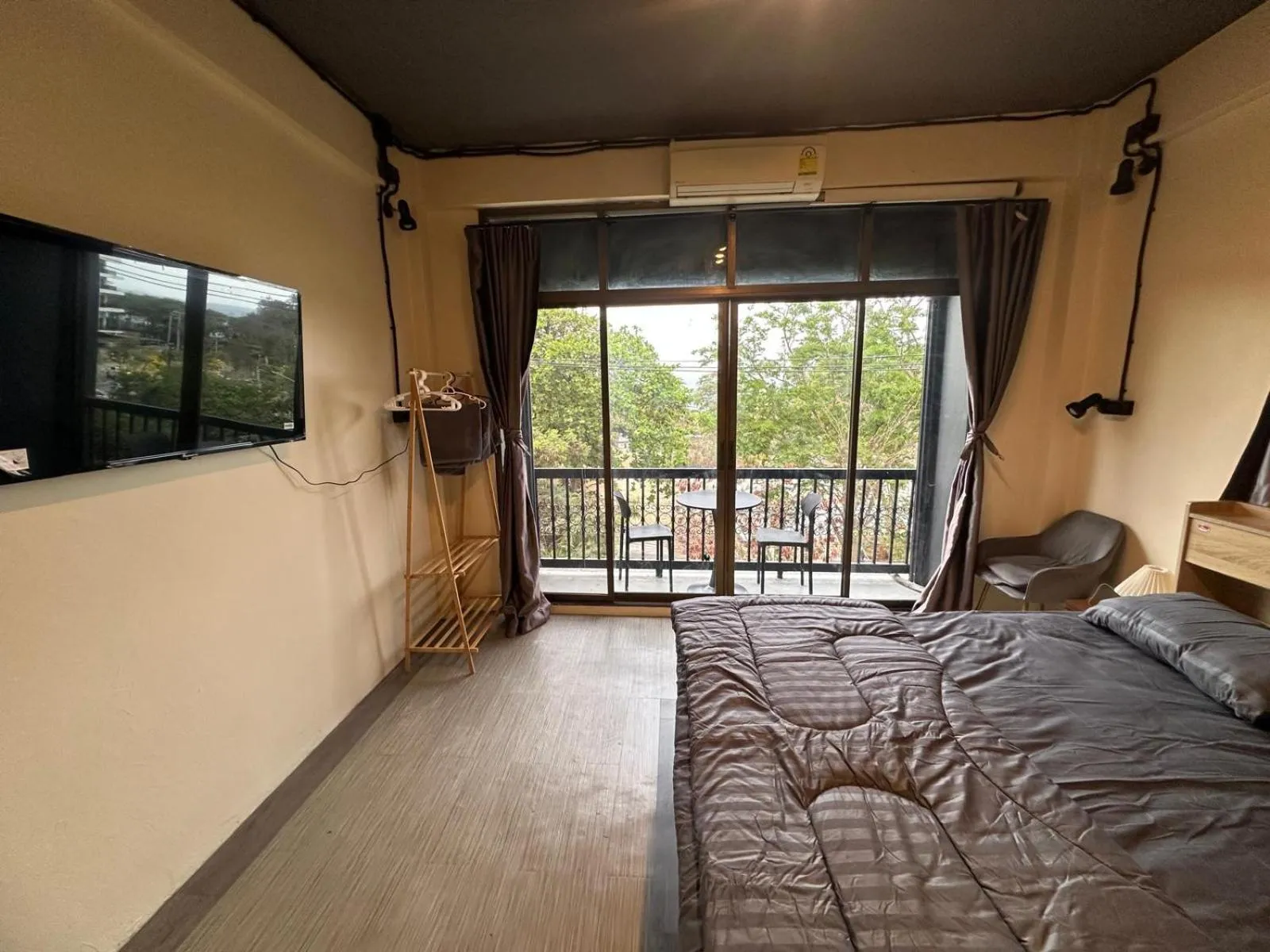 Bed in Hostel Friends Station & Cafe