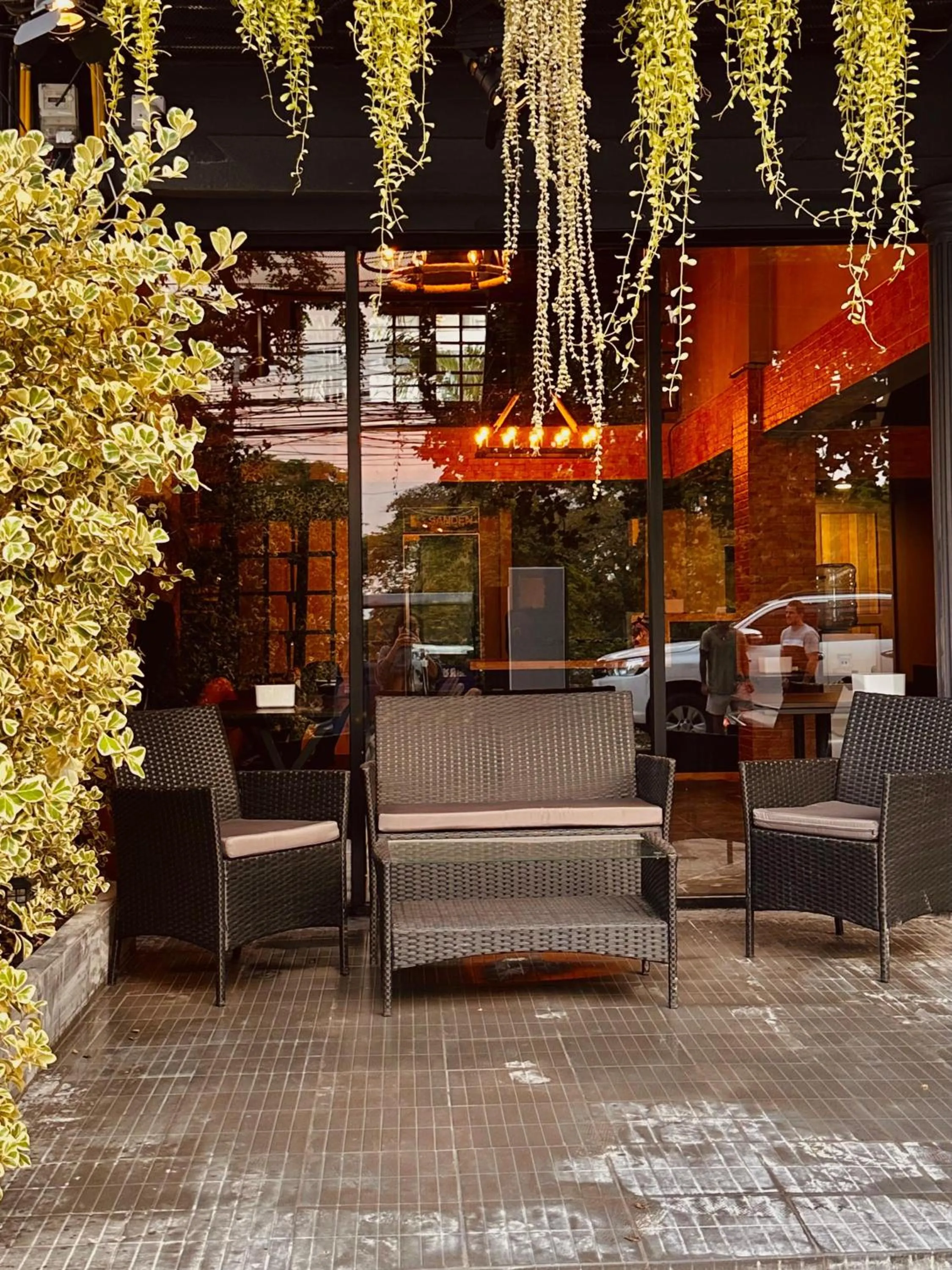 Hostel Friends Station & Cafe