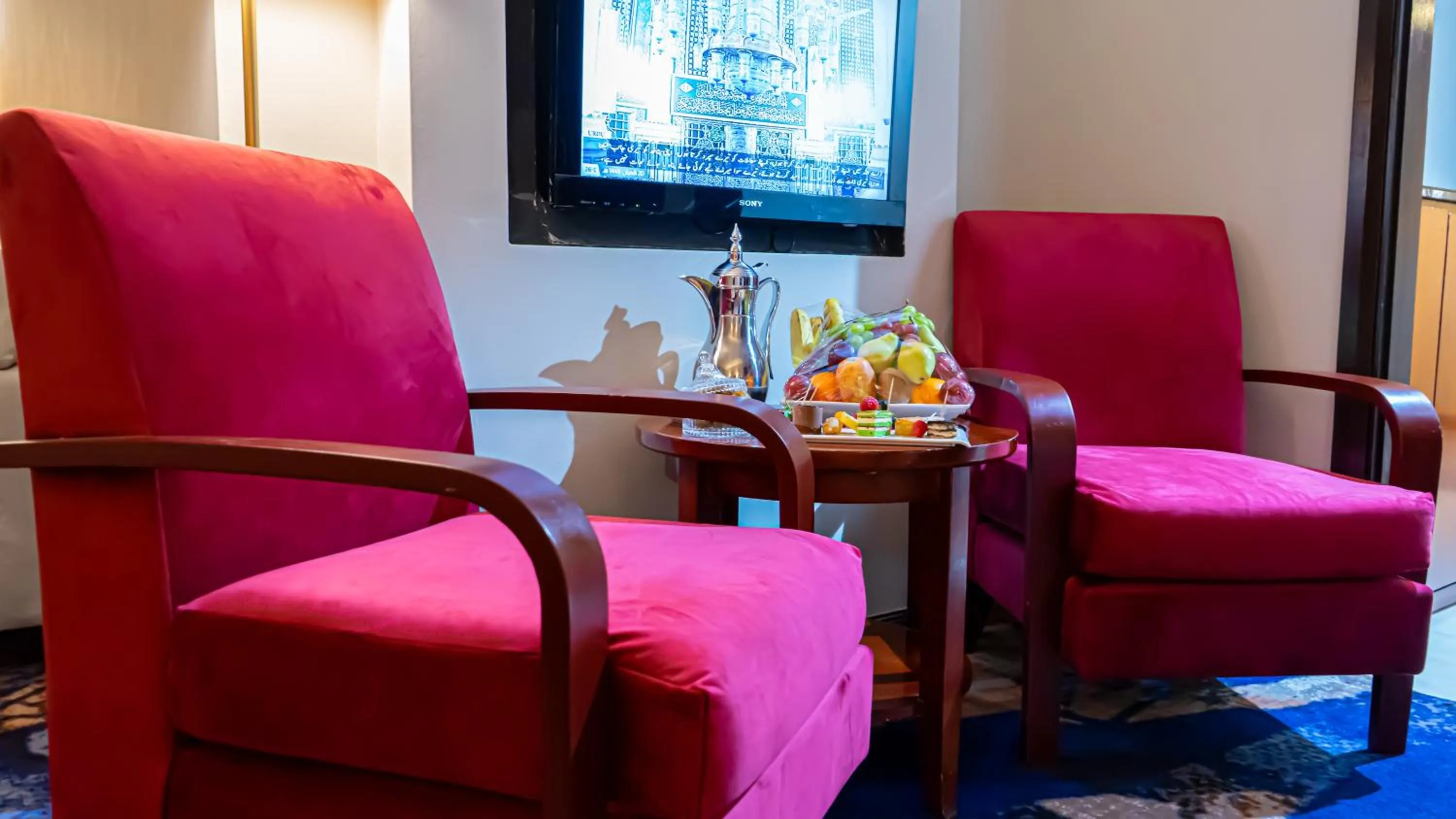 Food and drinks in فندق الصفوة البرج الثالث Al Safwah Hotel Third Tower 3