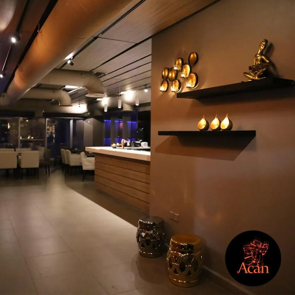 Restaurant/places to eat in Prime Hotel