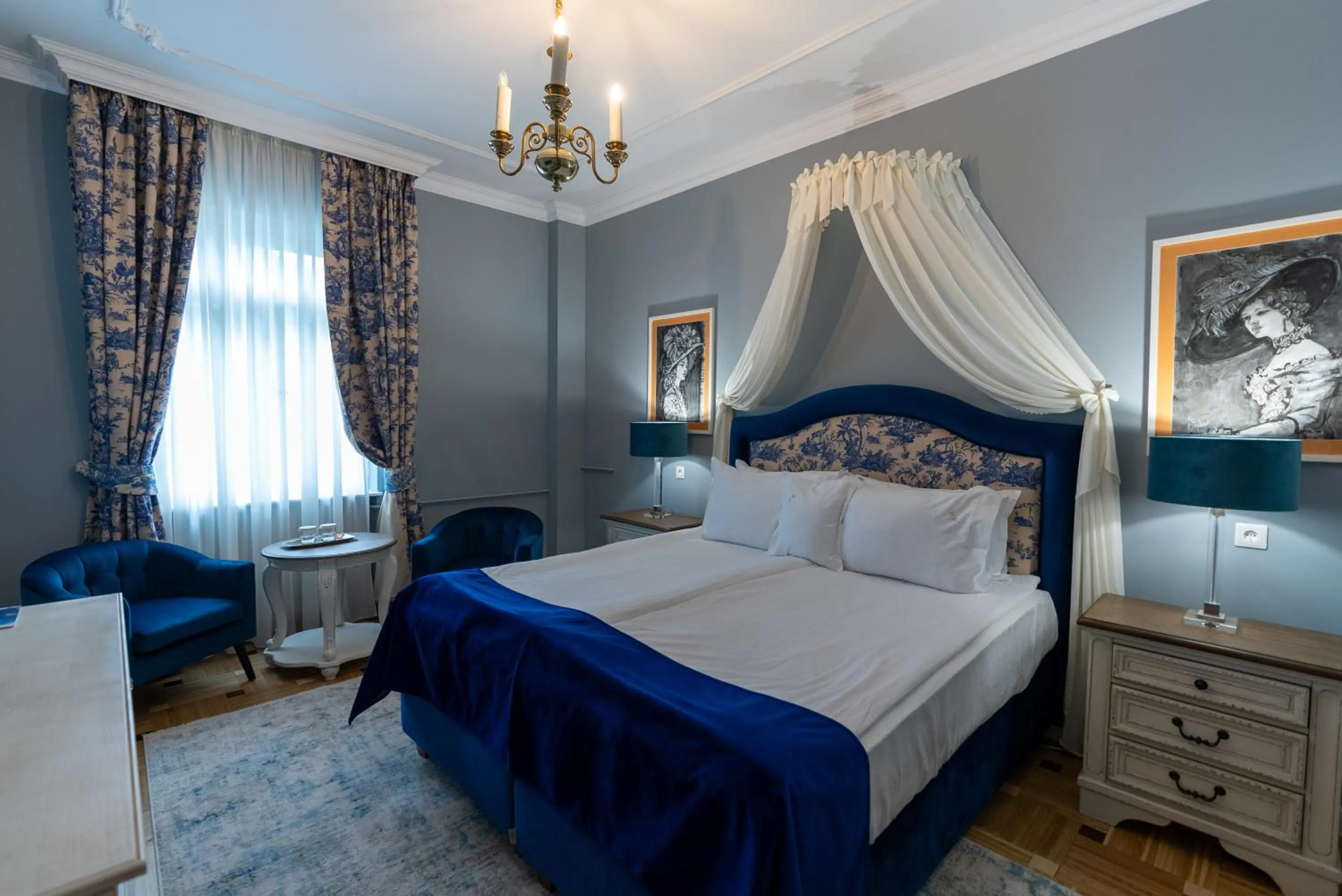 Photo of the whole room, Bed in Hotel Palace