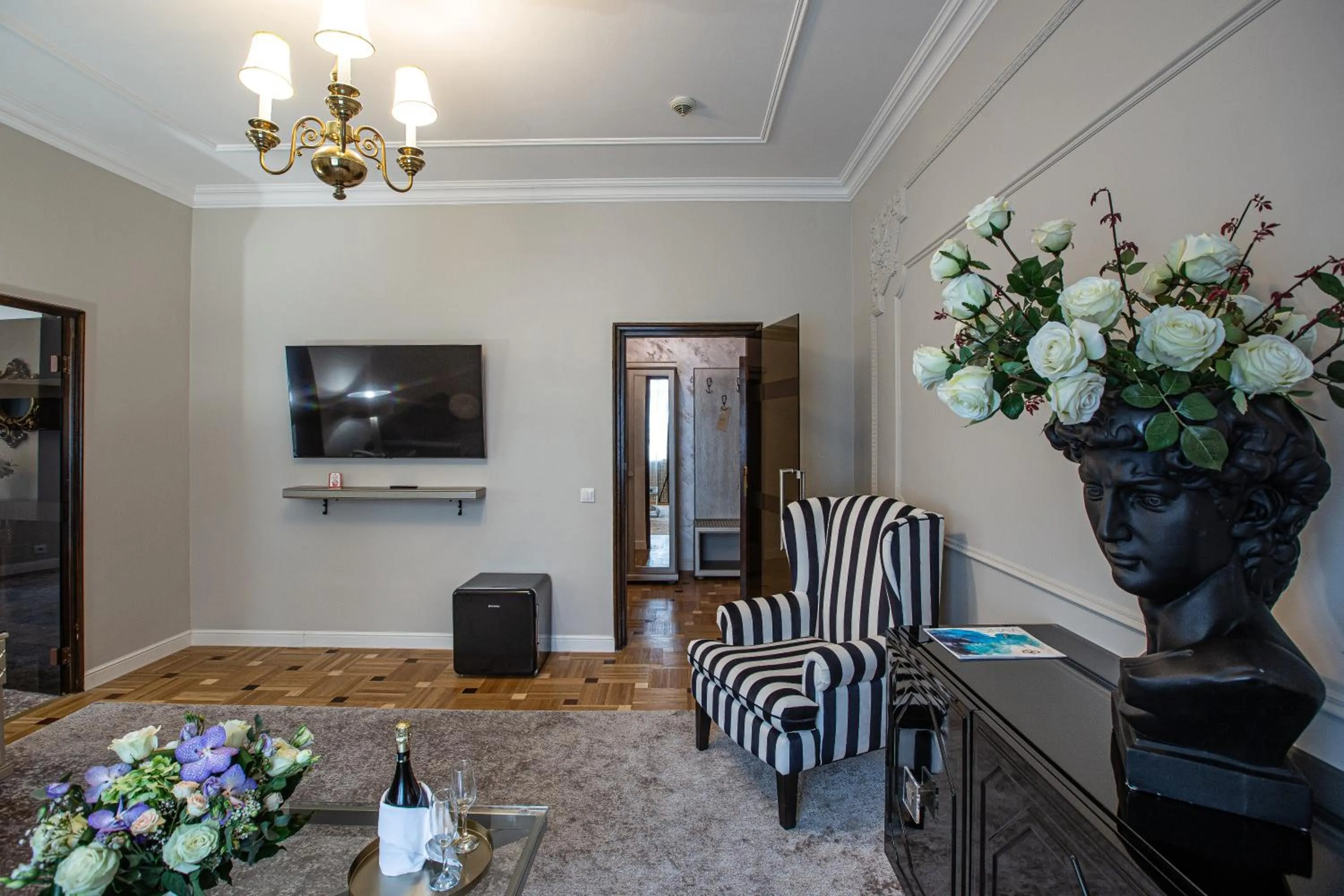 TV and multimedia in Hotel Palace