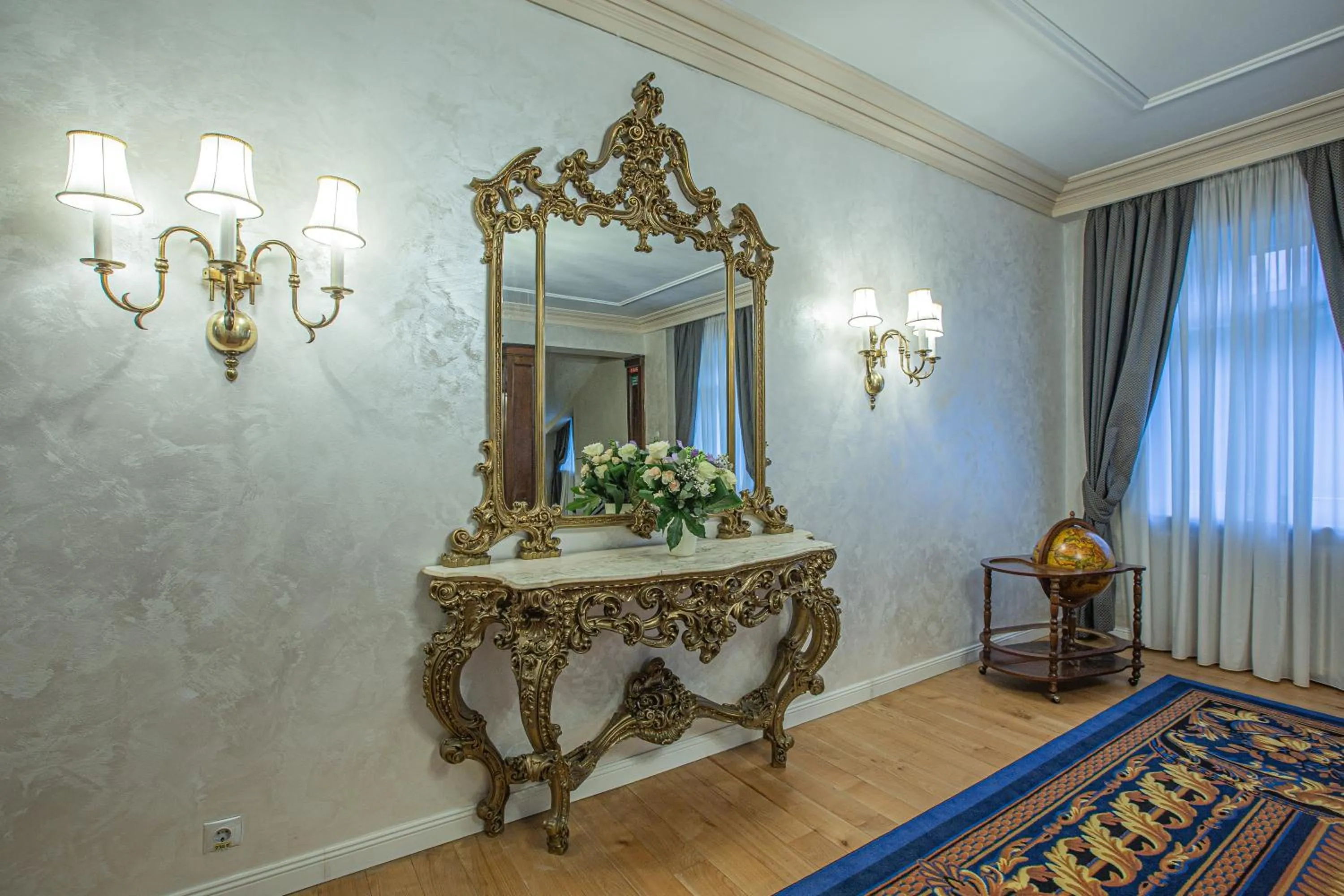 Seating area in Hotel Palace