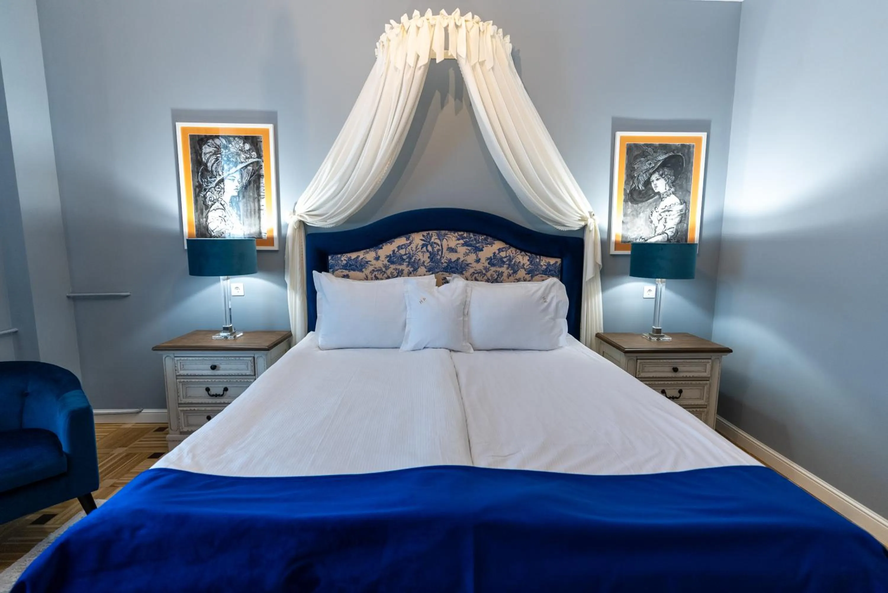 Photo of the whole room, Bed in Hotel Palace