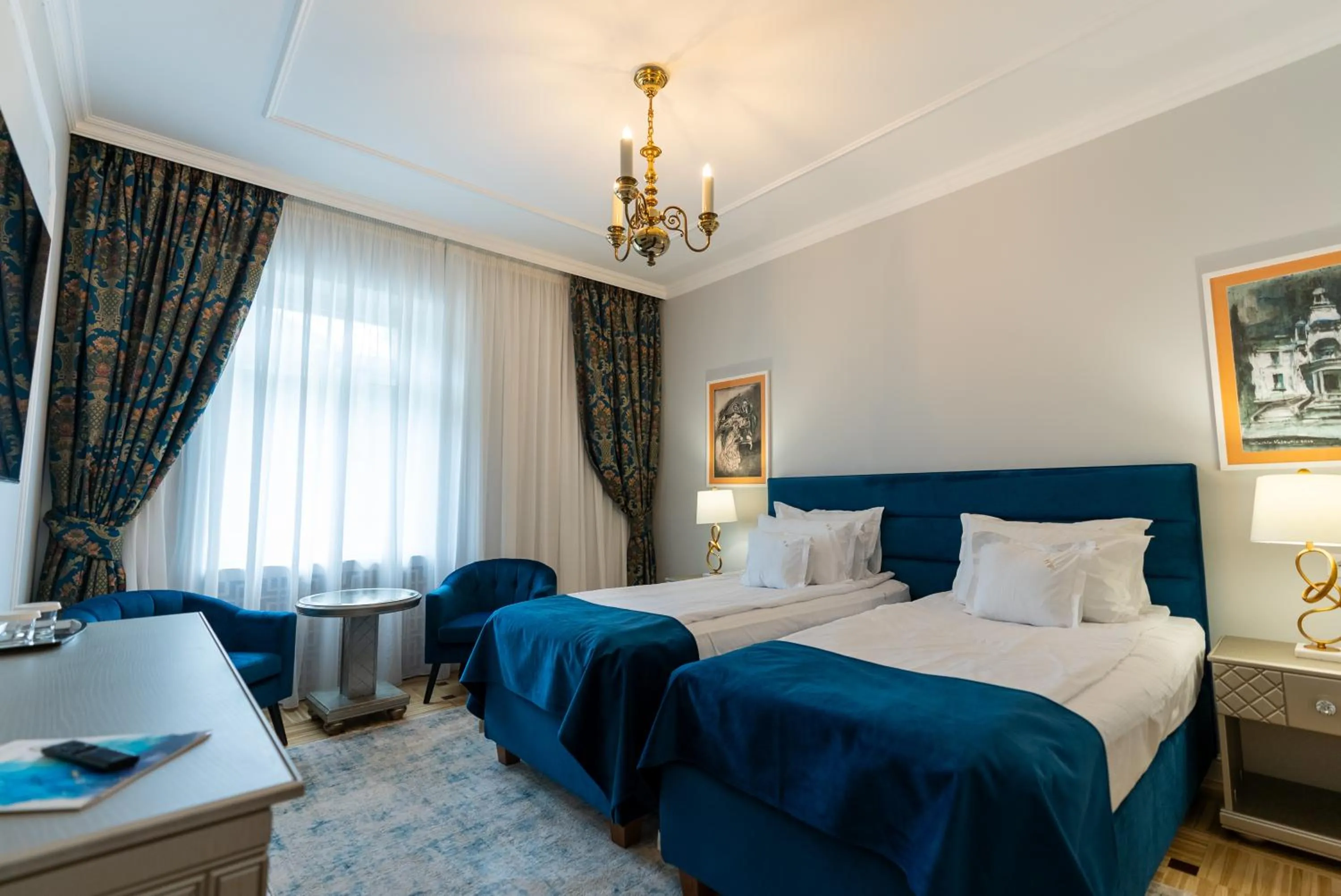 Photo of the whole room, Bed in Hotel Palace